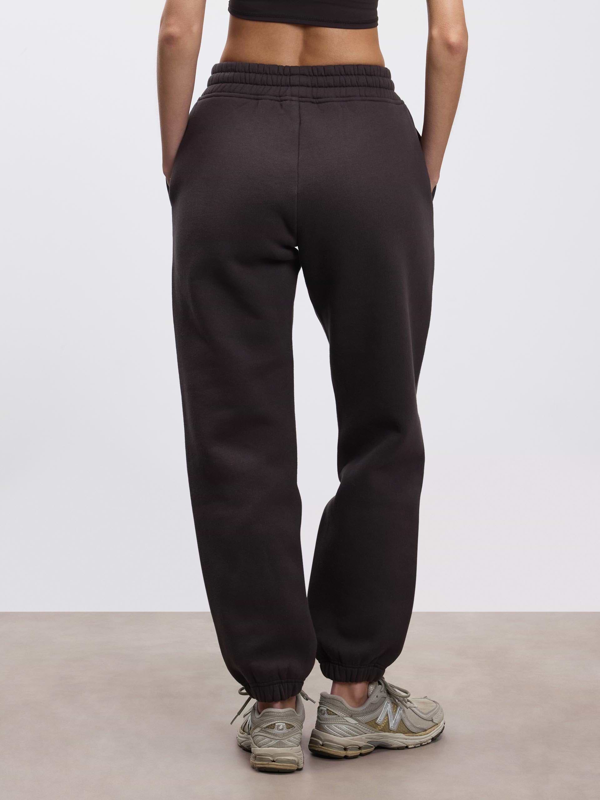 Womens Relaxed Cuffed Jogger in Brown