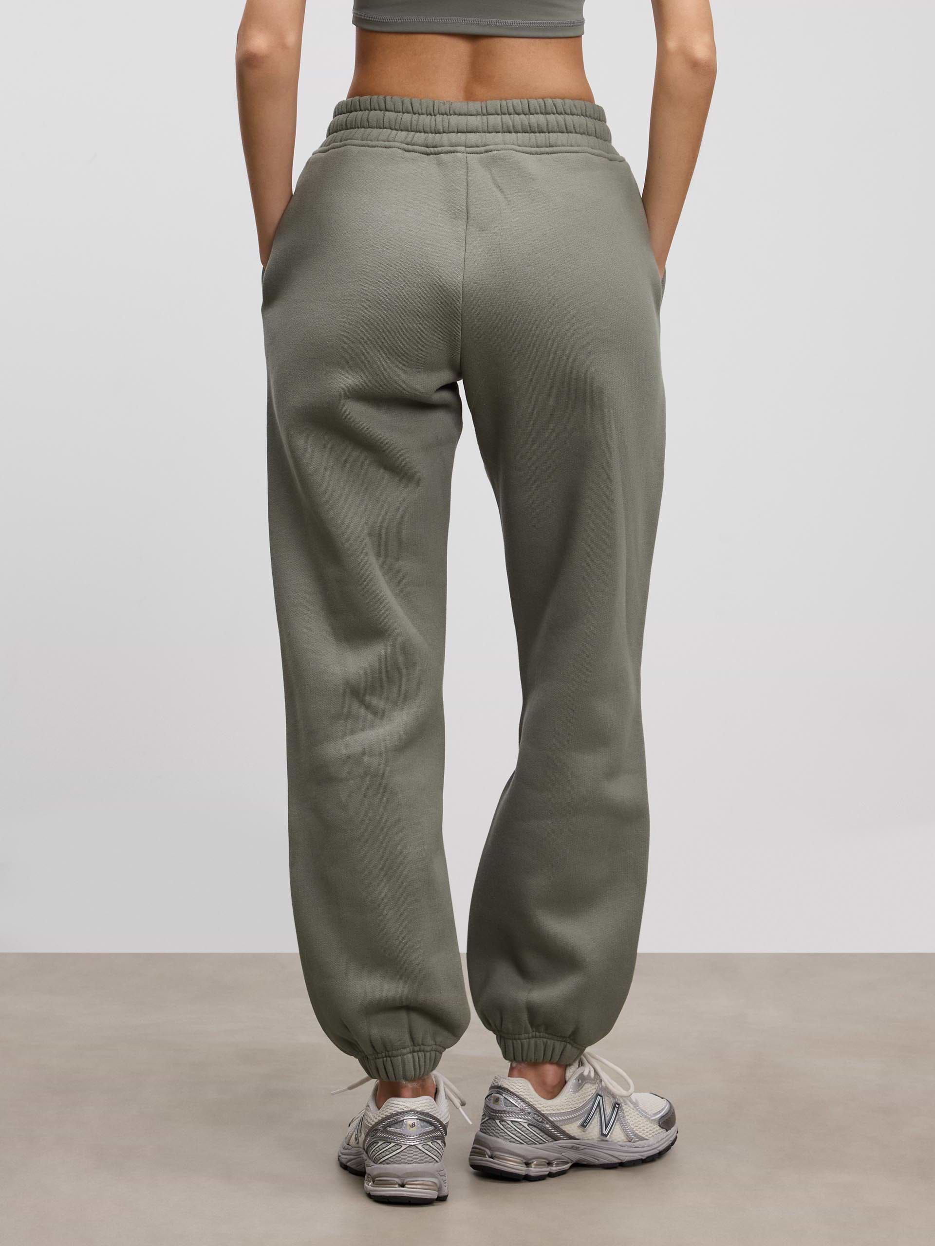 Womens Relaxed Cuffed Jogger in Sage