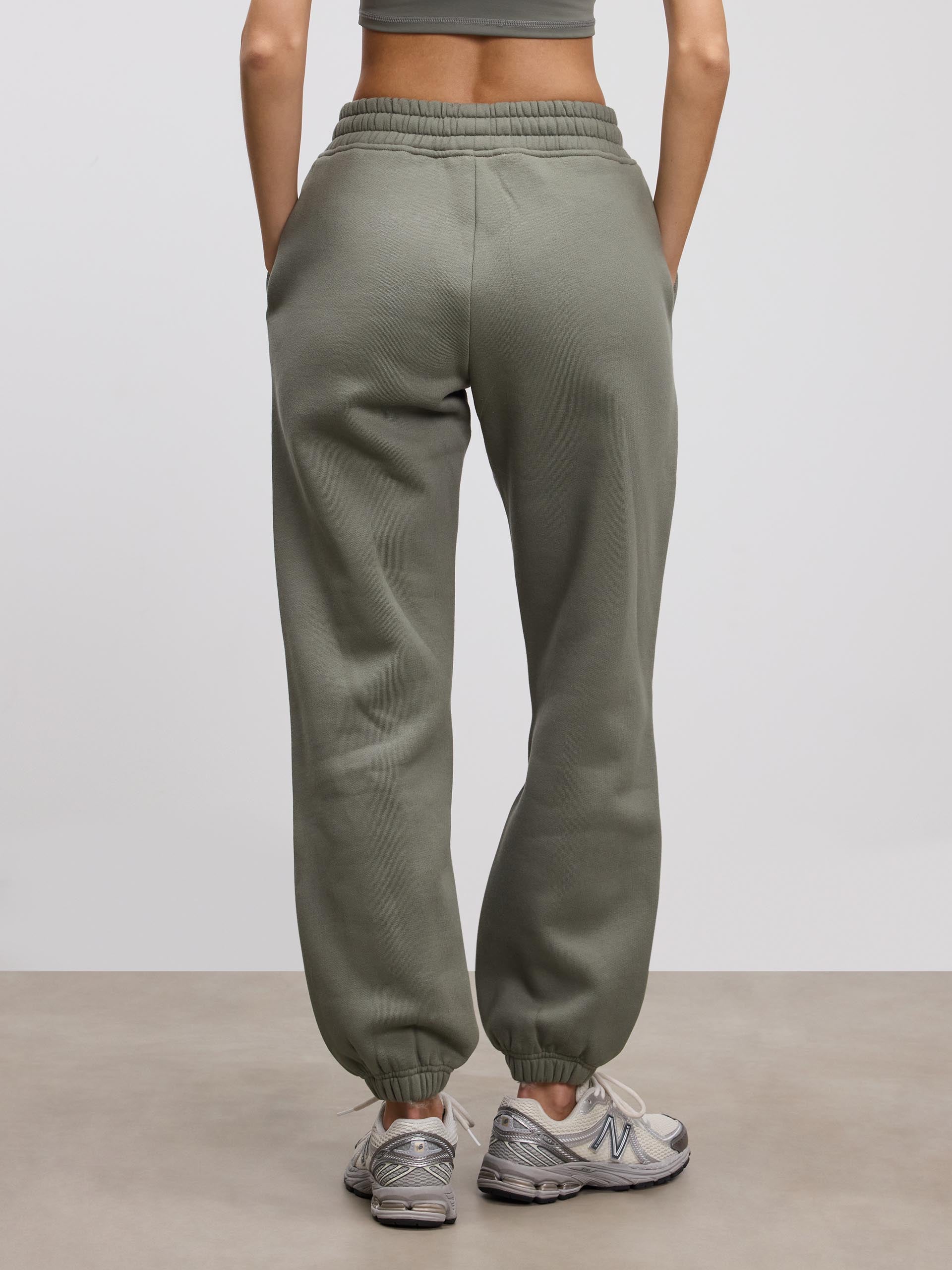Womens Relaxed Cuffed Jogger in Sage