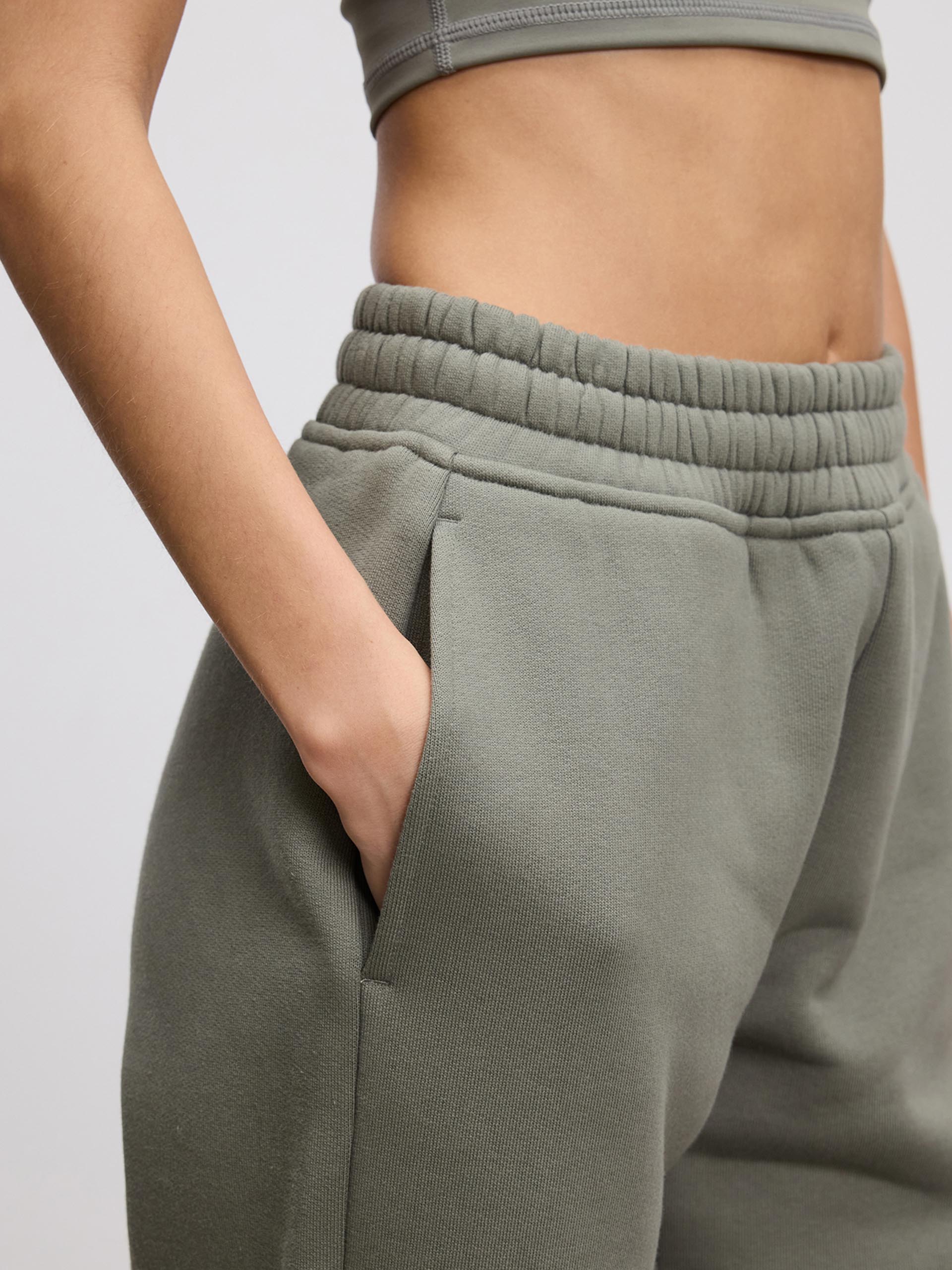 Womens Relaxed Cuffed Jogger in Sage