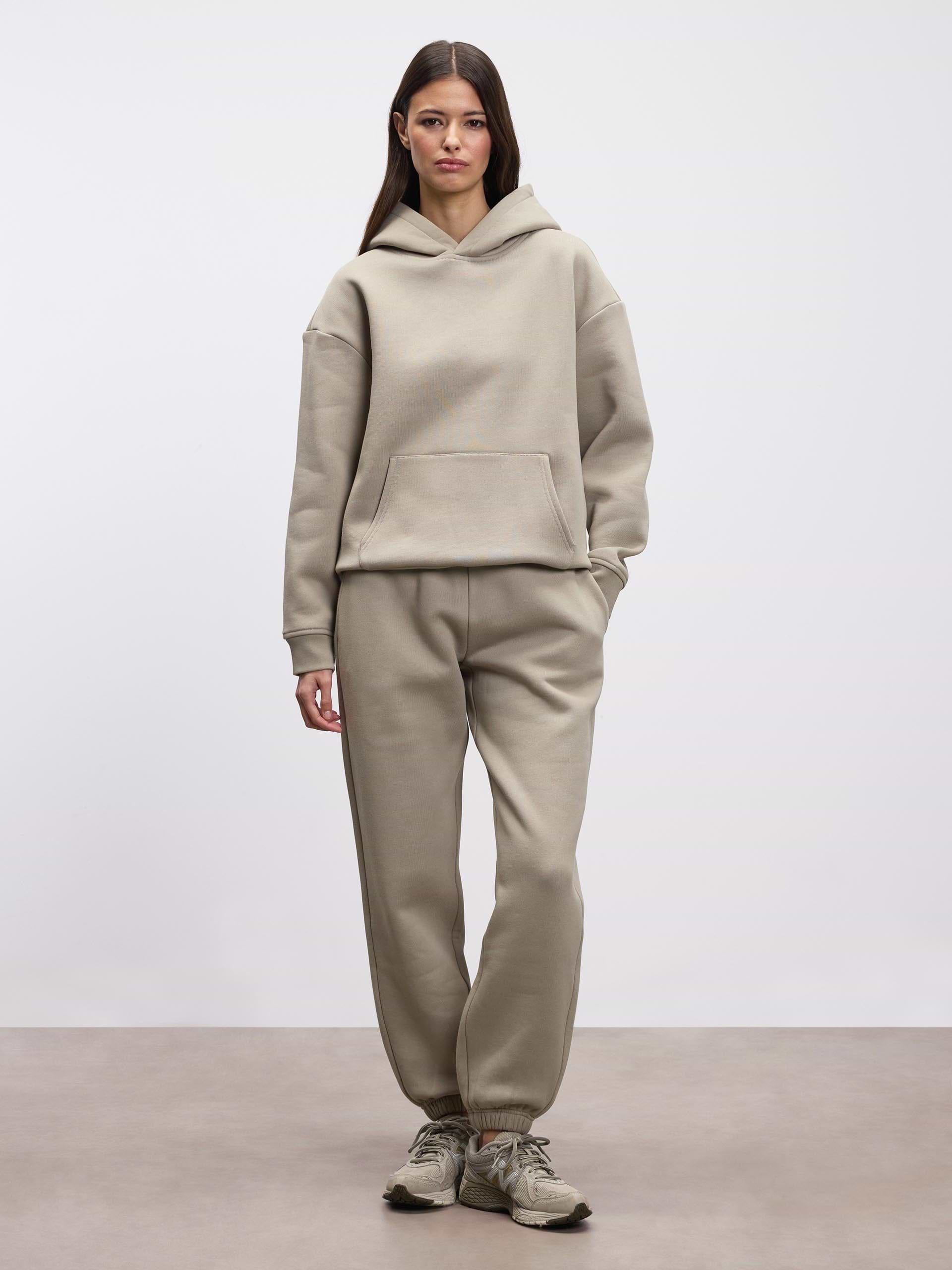 Womens Relaxed Cuffed Jogger in Stone