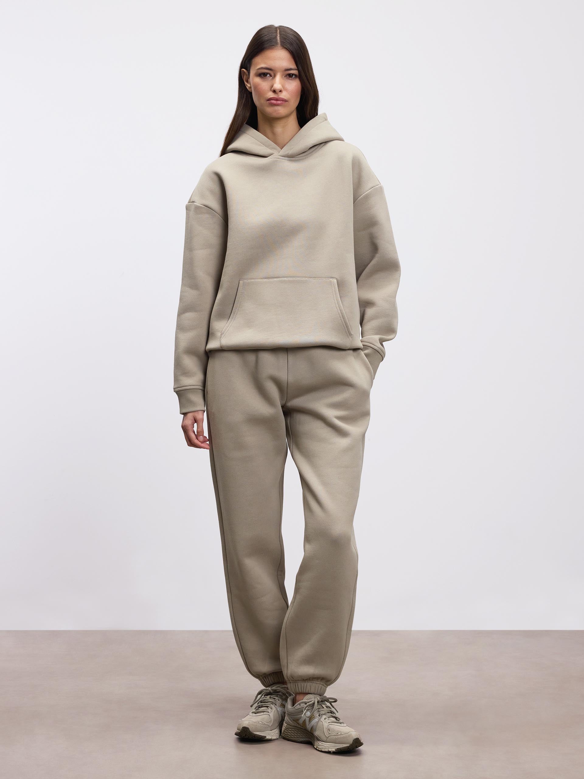 Womens Relaxed Cuffed Jogger in Stone