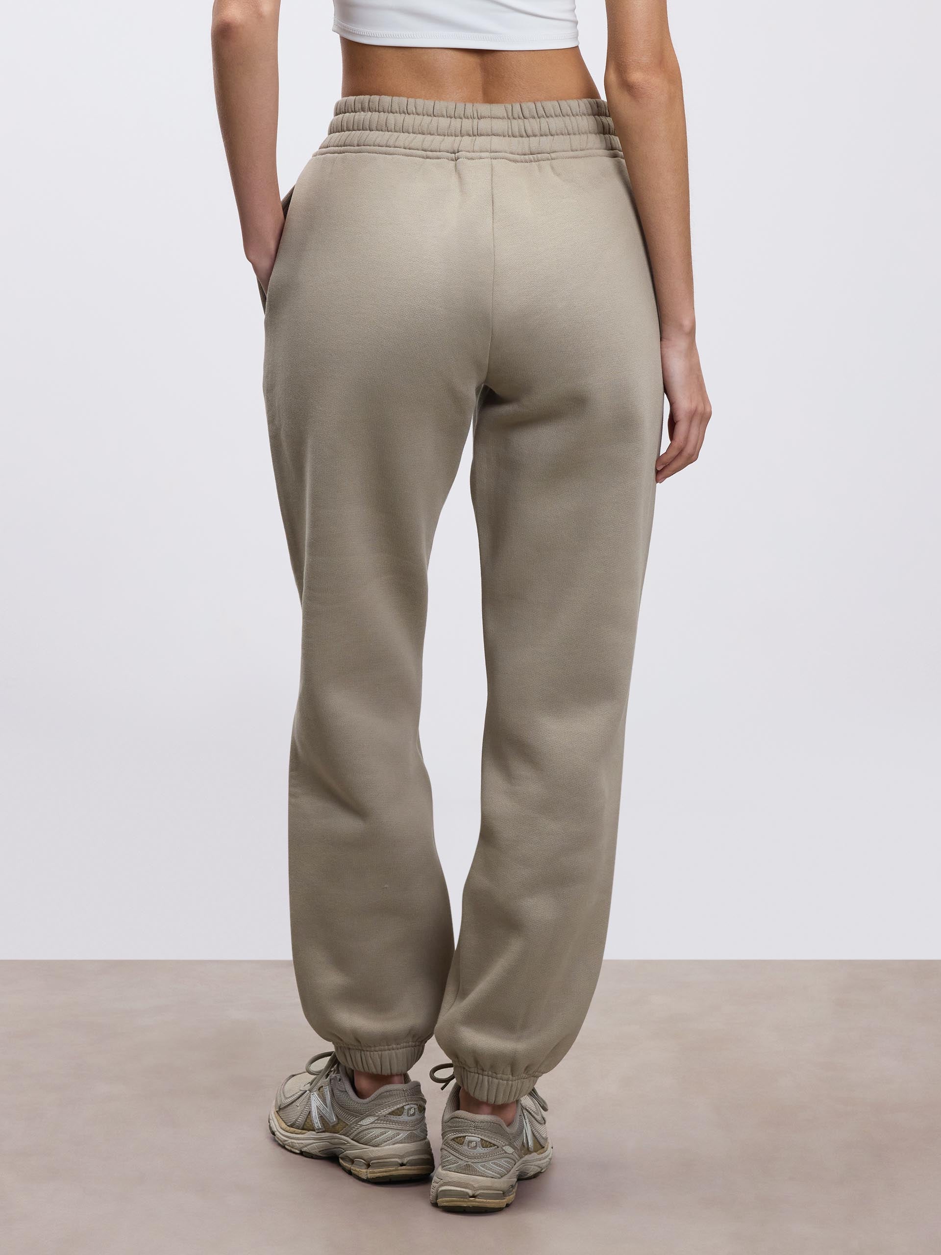 Womens Relaxed Cuffed Jogger in Stone