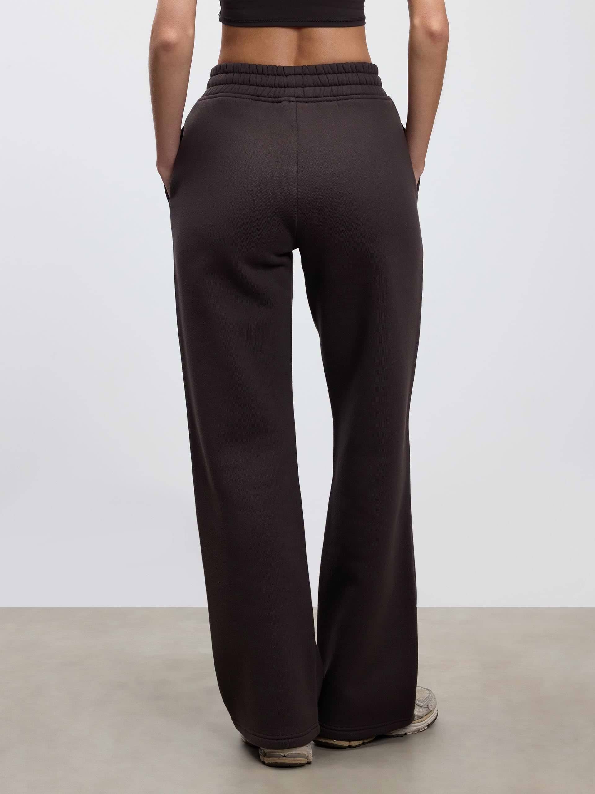 Womens Relaxed Straight Leg Jogger in Brown