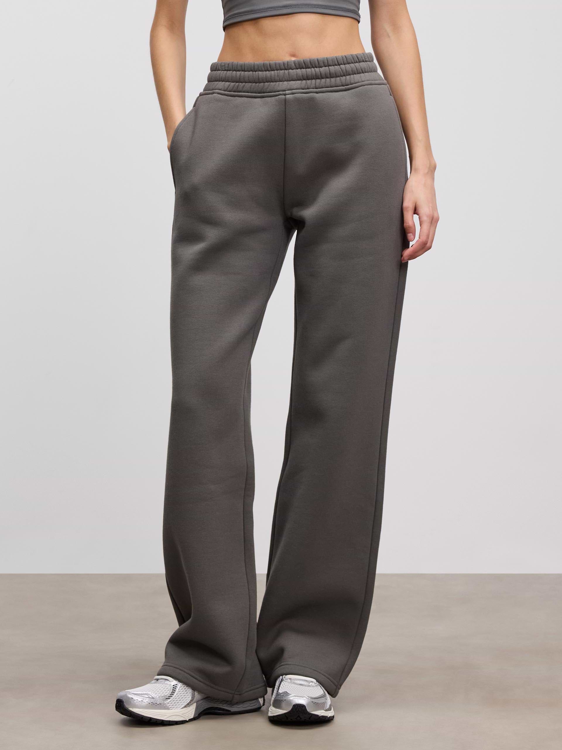 Womens Relaxed Straight Leg Jogger in Grey