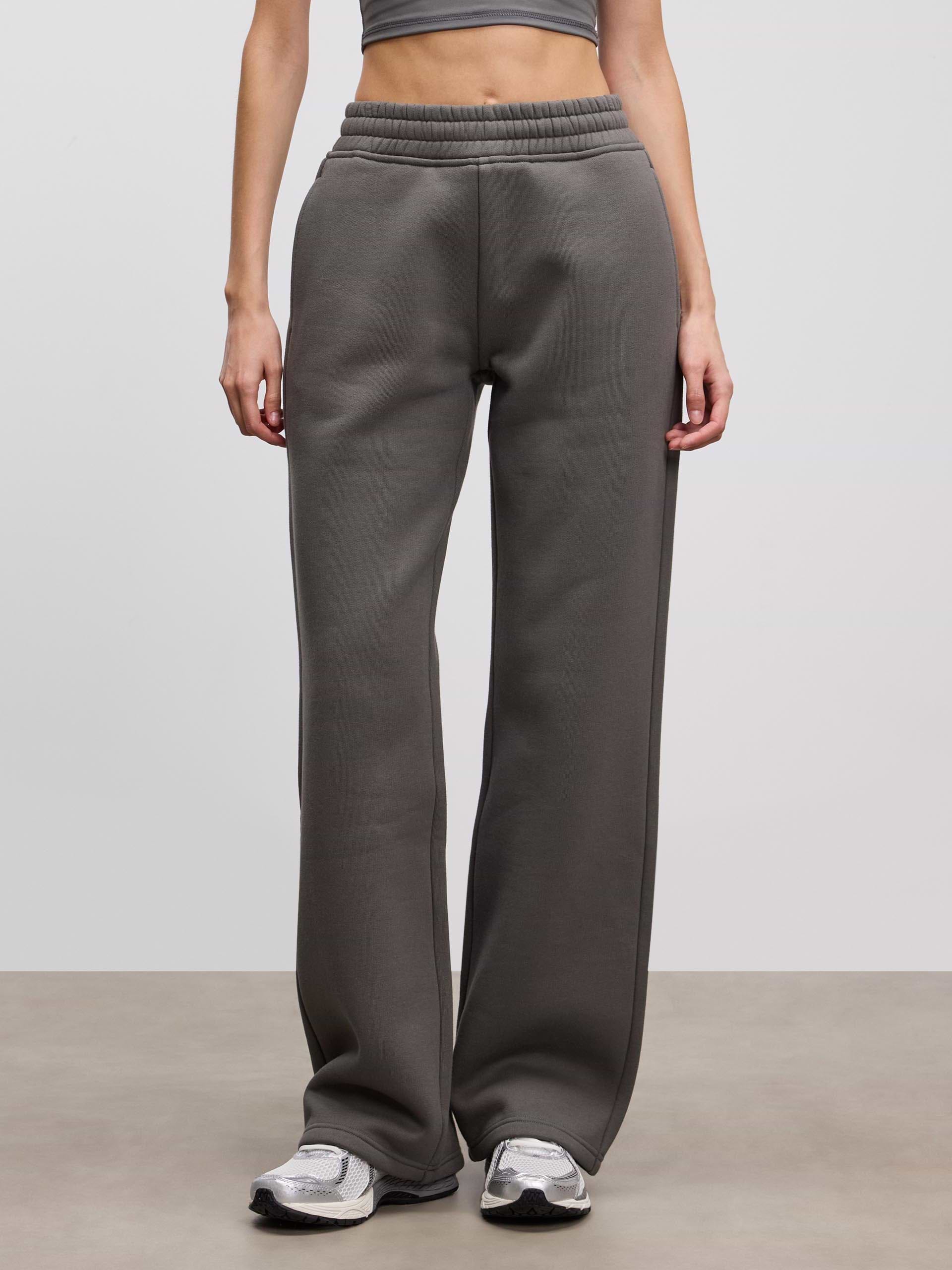 Womens Relaxed Straight Leg Jogger in Grey