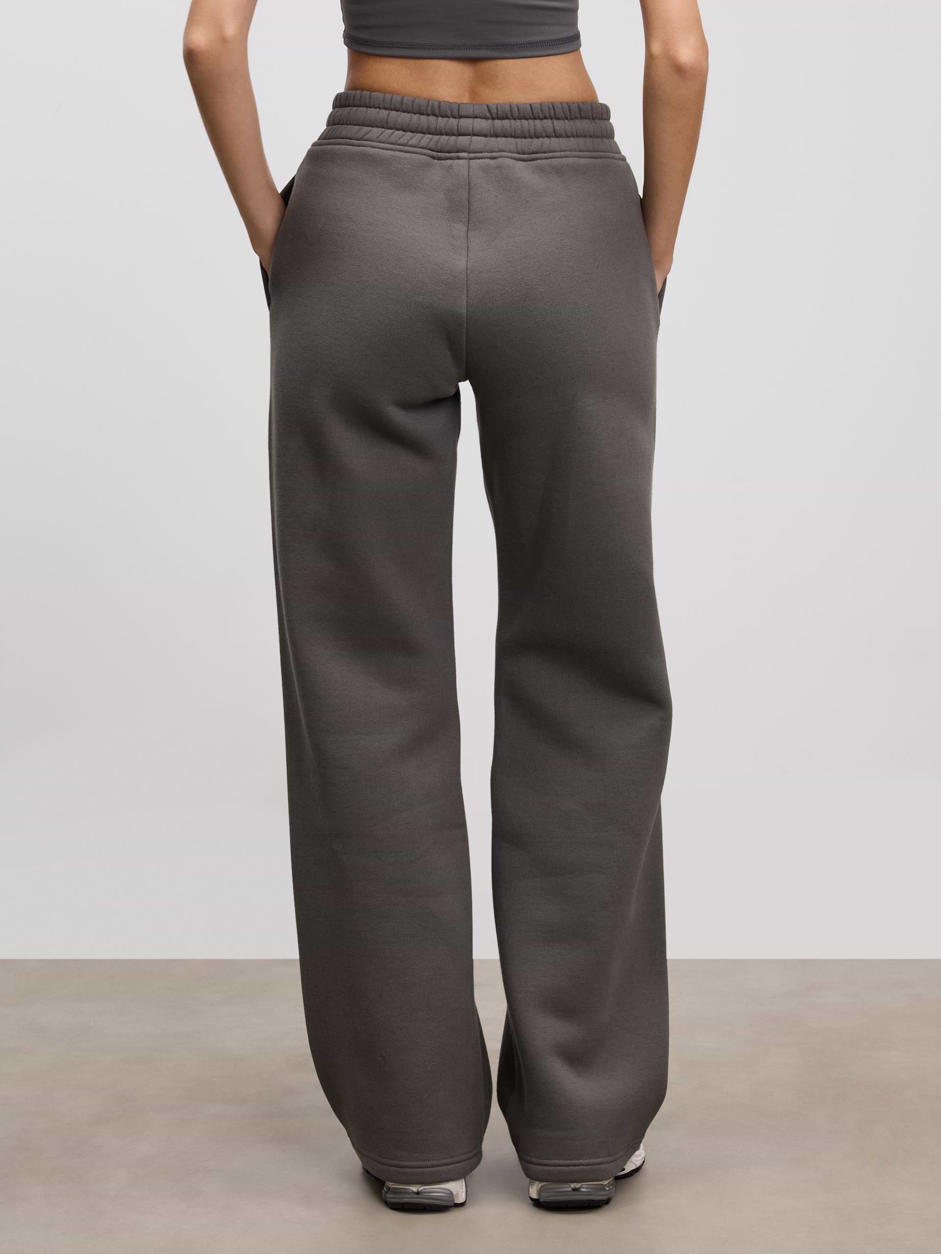 Womens Relaxed Straight Leg Jogger in Grey