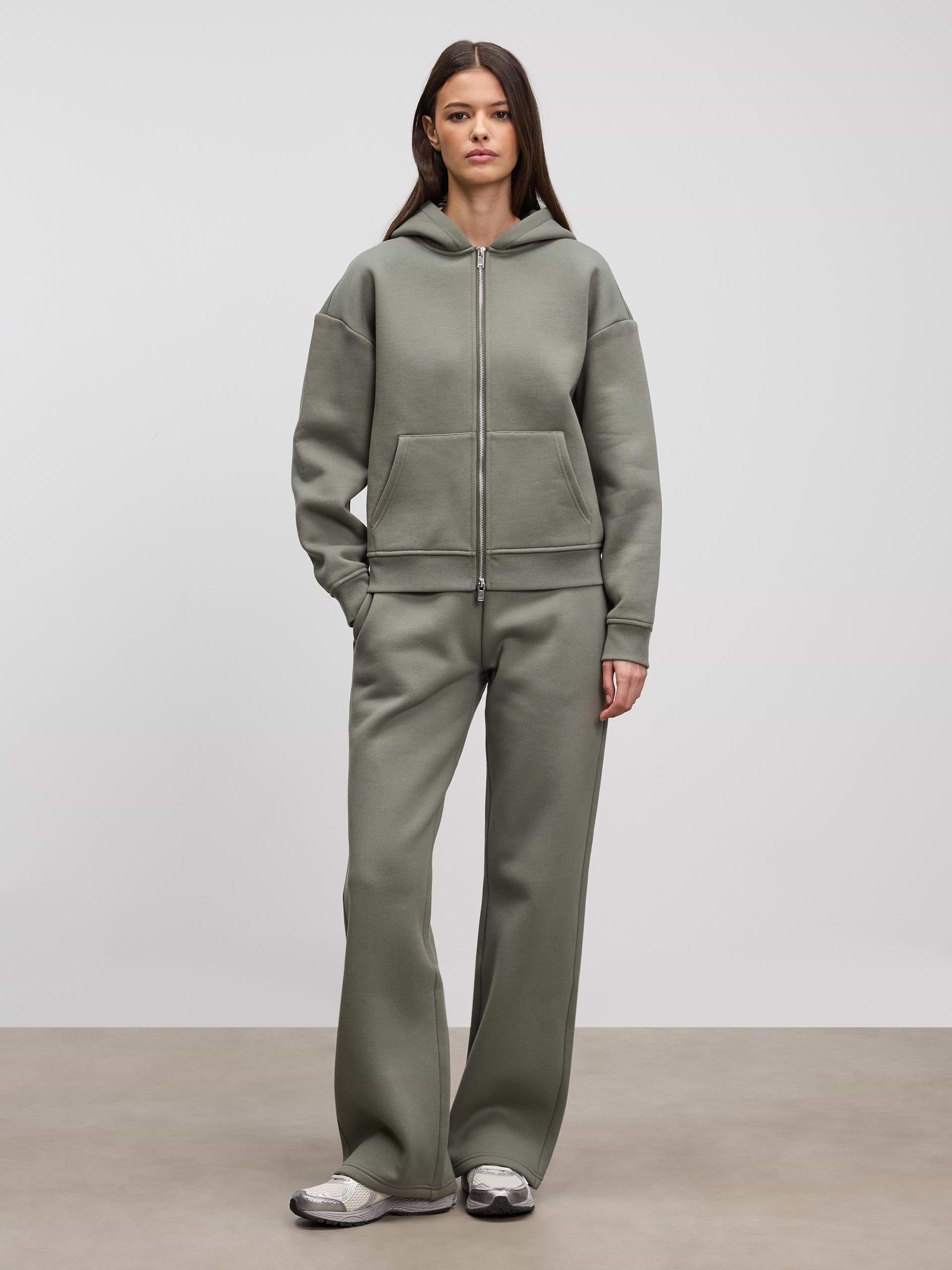Womens Relaxed Straight Leg Jogger in Sage