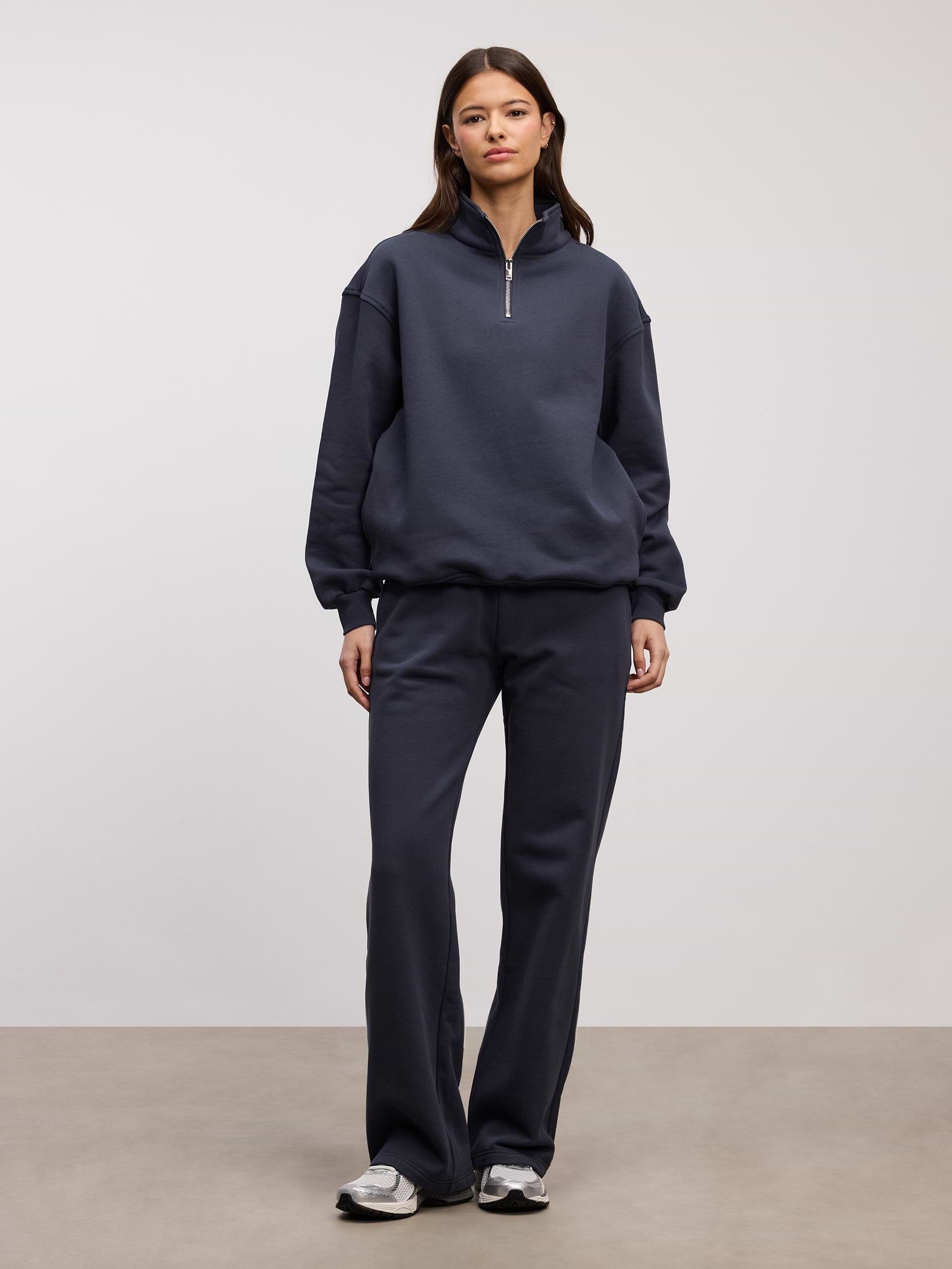 Womens Relaxed Straight Leg Jogger in Slate Blue