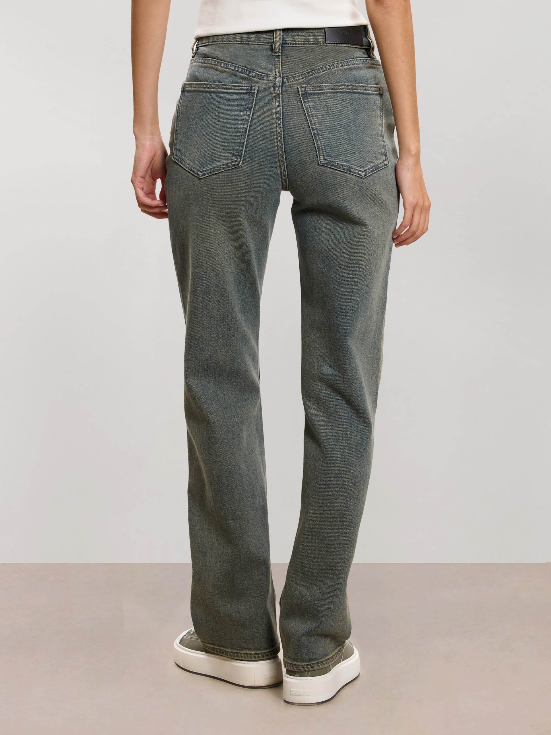 Womens Straight Leg Denim Jeans in Dark Sand