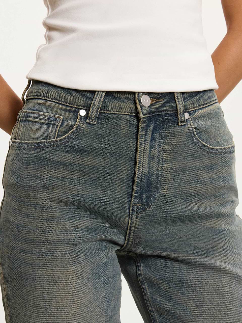 Womens Straight Leg Denim Jeans in Dark Sand