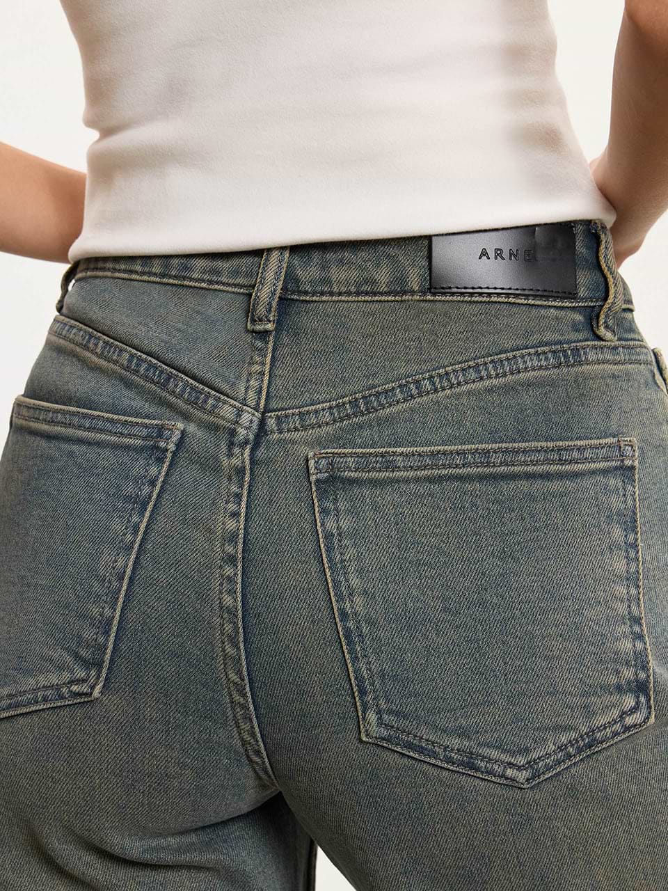Womens Straight Leg Denim Jeans in Dark Sand