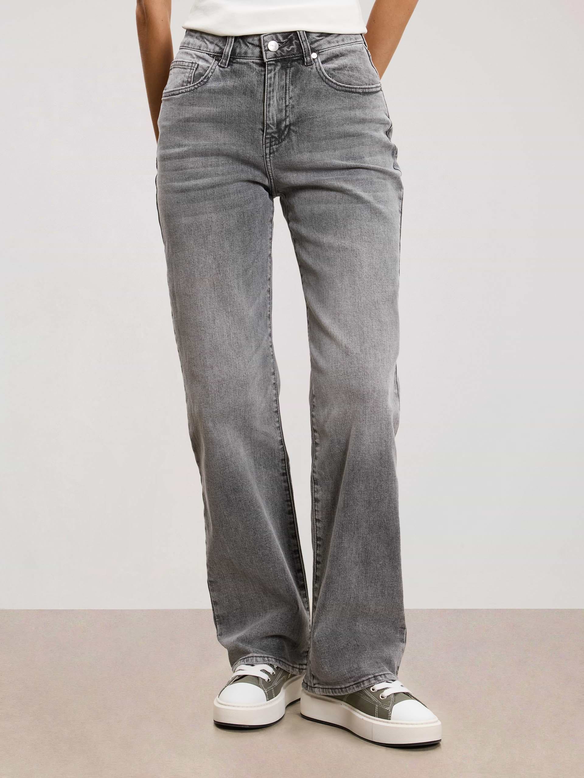 Womens Straight Leg Denim Jeans in Grey Wash
