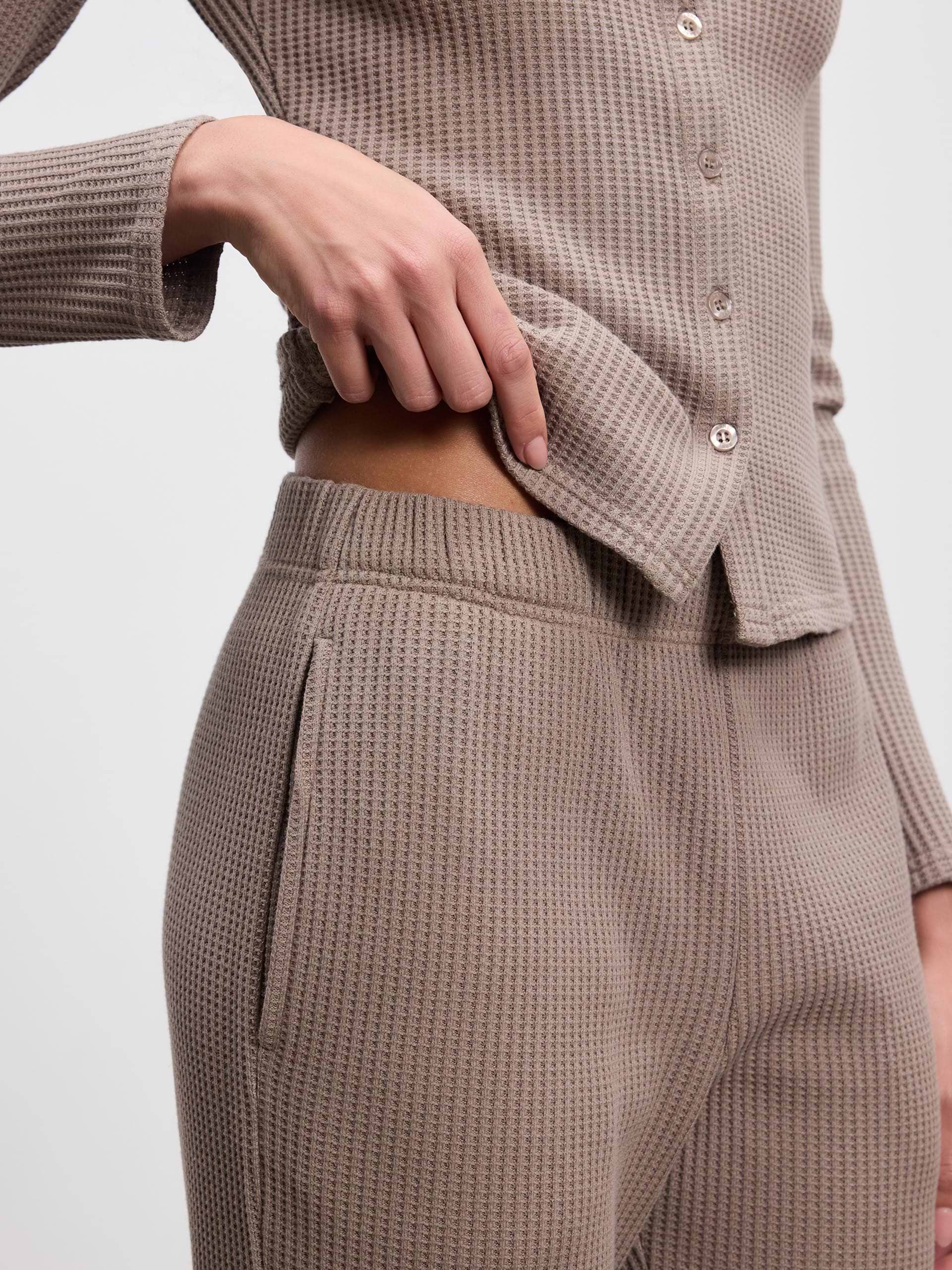 Womens Waffle Straight Leg Trouser in Taupe