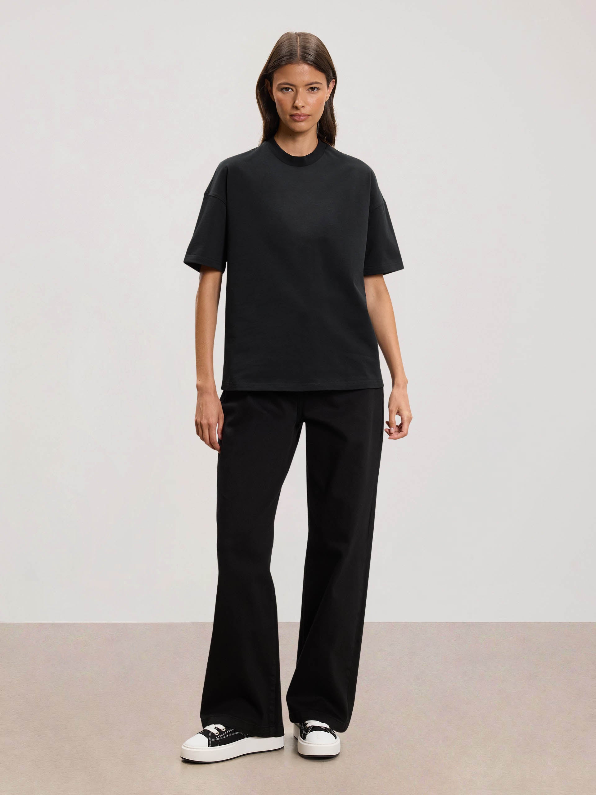 Womens Relaxed Fit Denim Jeans in Black