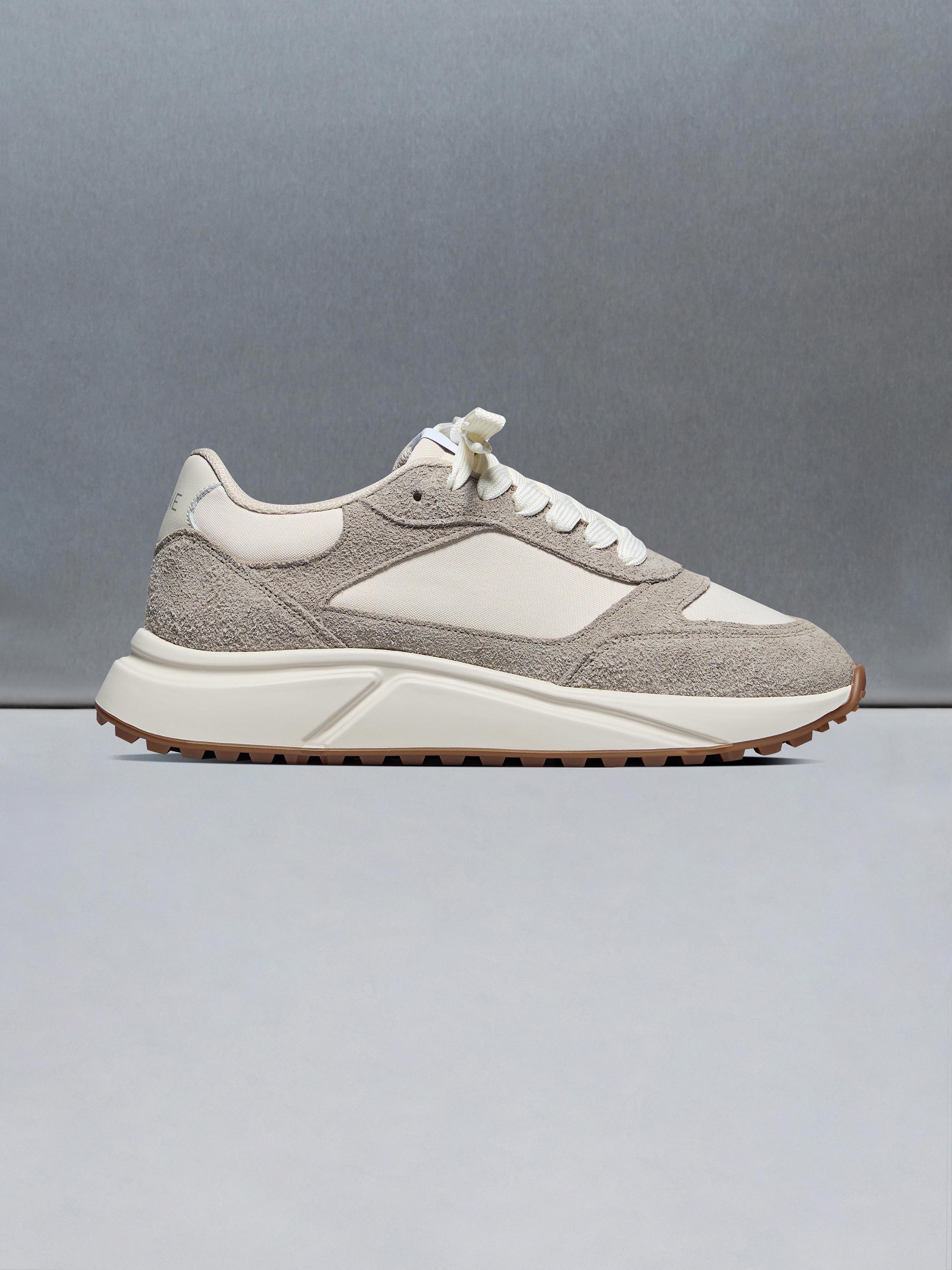 Technical Runner Neo in Beige Off White
