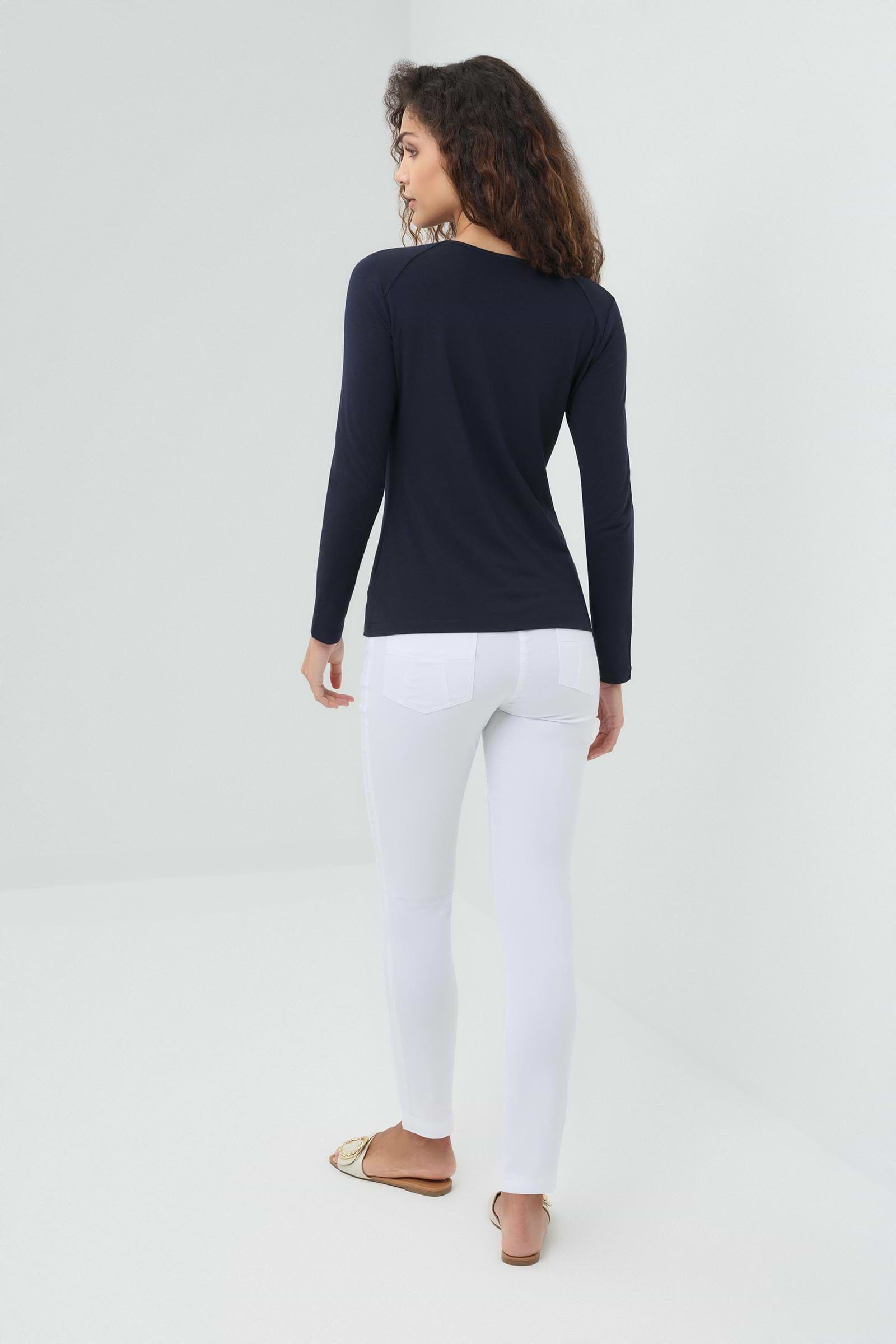 Navy ||