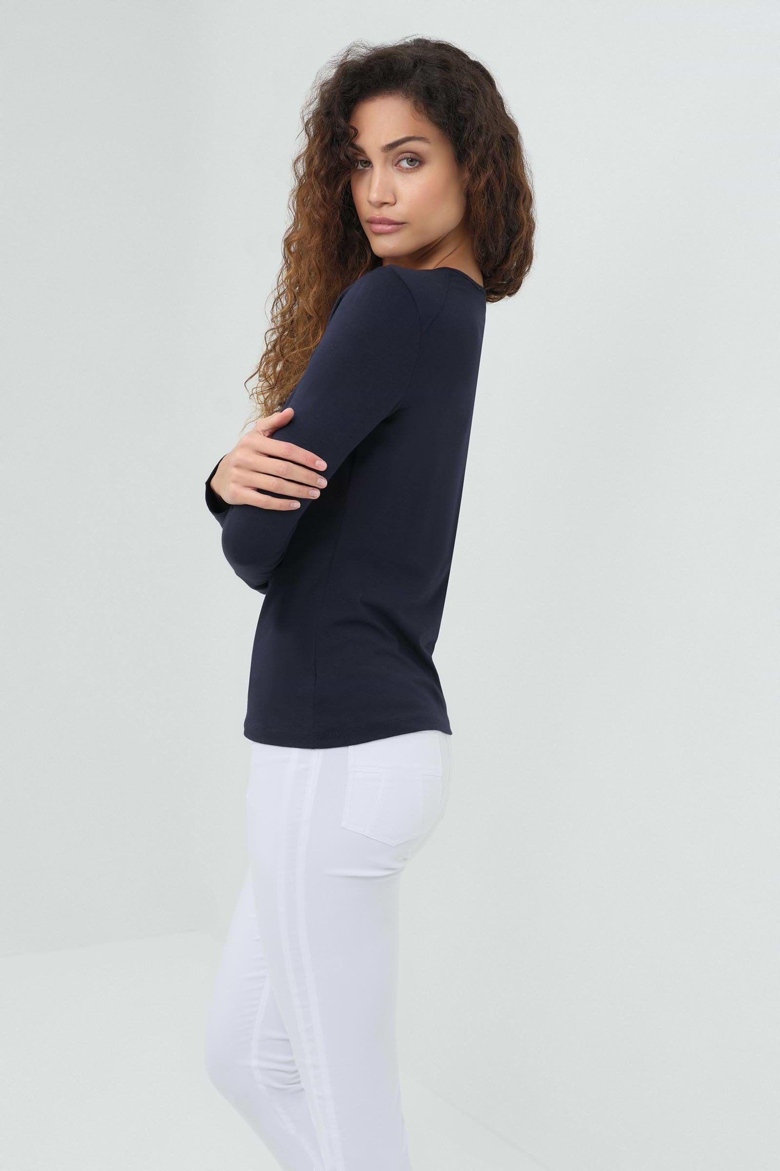Navy ||