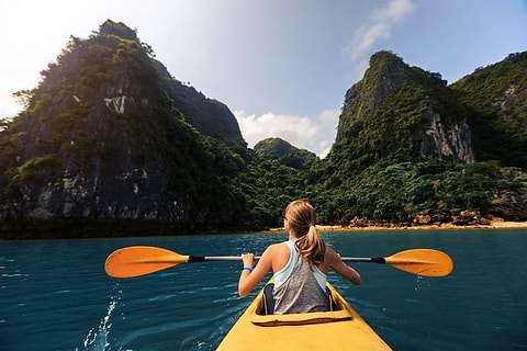Kayak y hacer amigos viajando solo