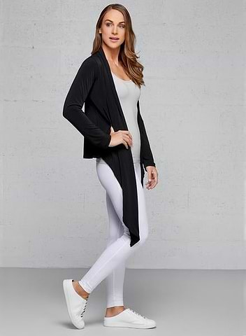 Tenue décontractée pour le travail Le cardigan de voyage Cozi Wrap.