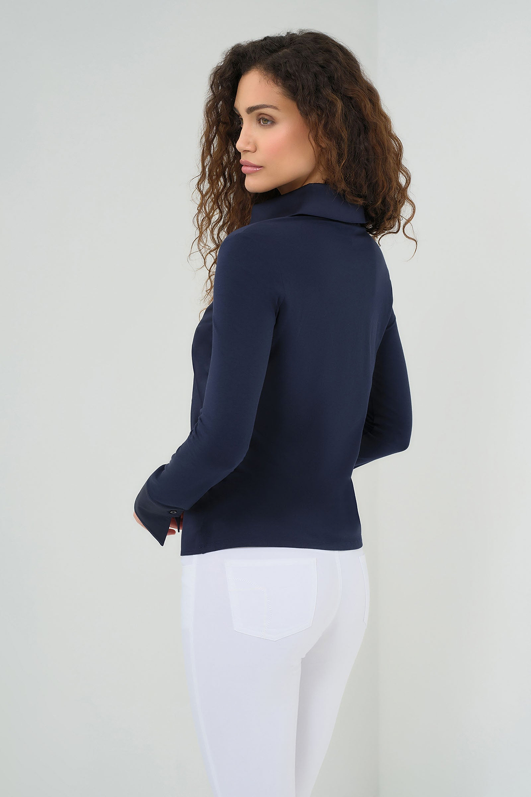 Navy ||
