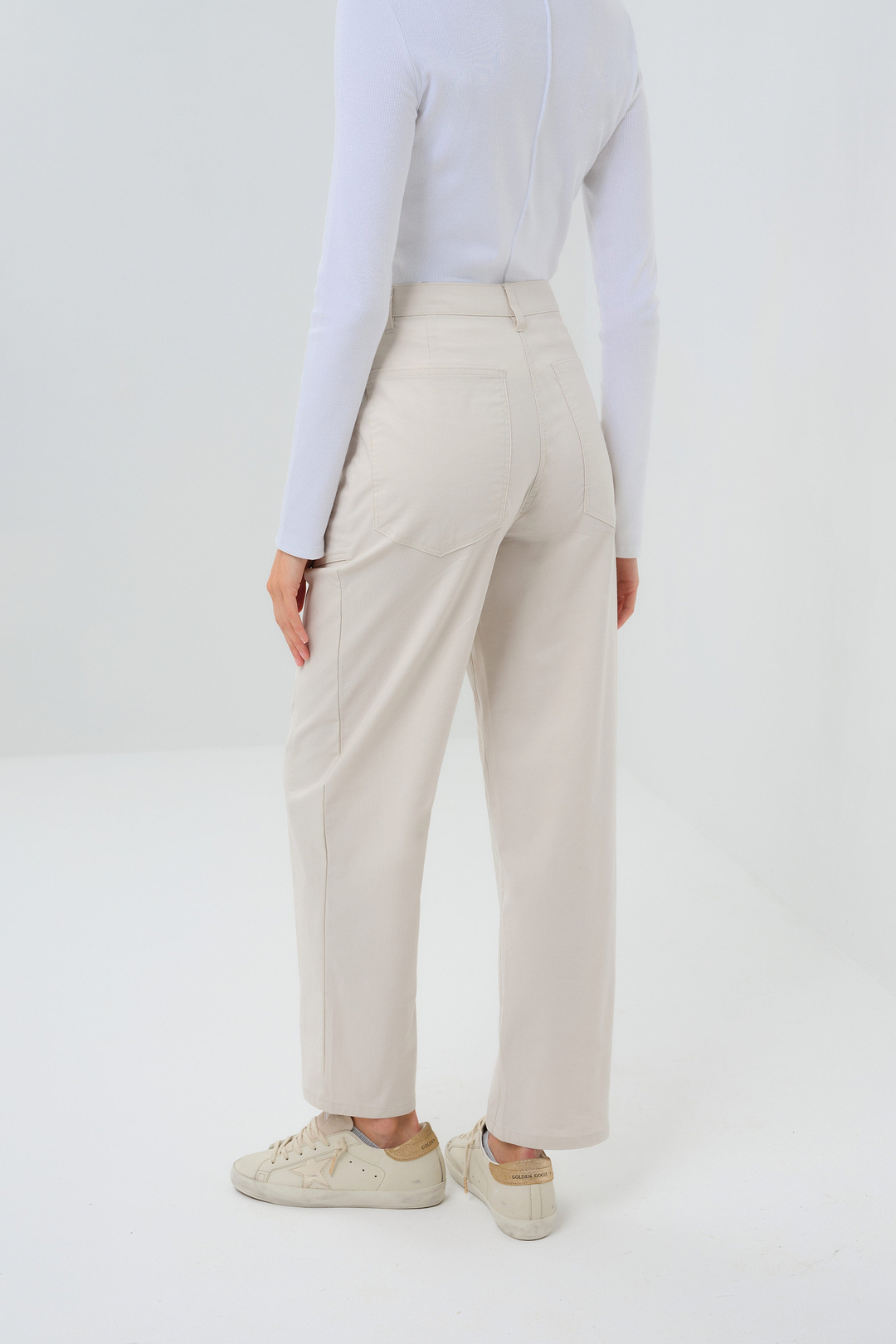 Liv Relaxed Light Barrel Leg Pant in Stone