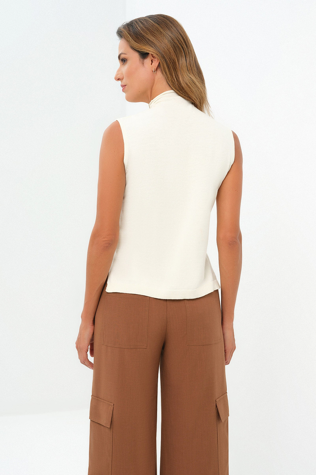 Viola Sweater Knit Sleeveless Button Down Top