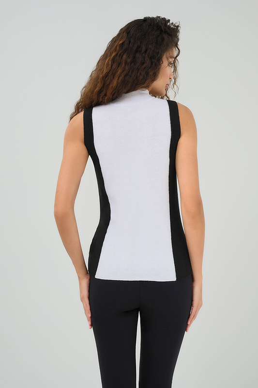 Blusa de cuello alto en mezcla de cachemira en contraste de Abryl