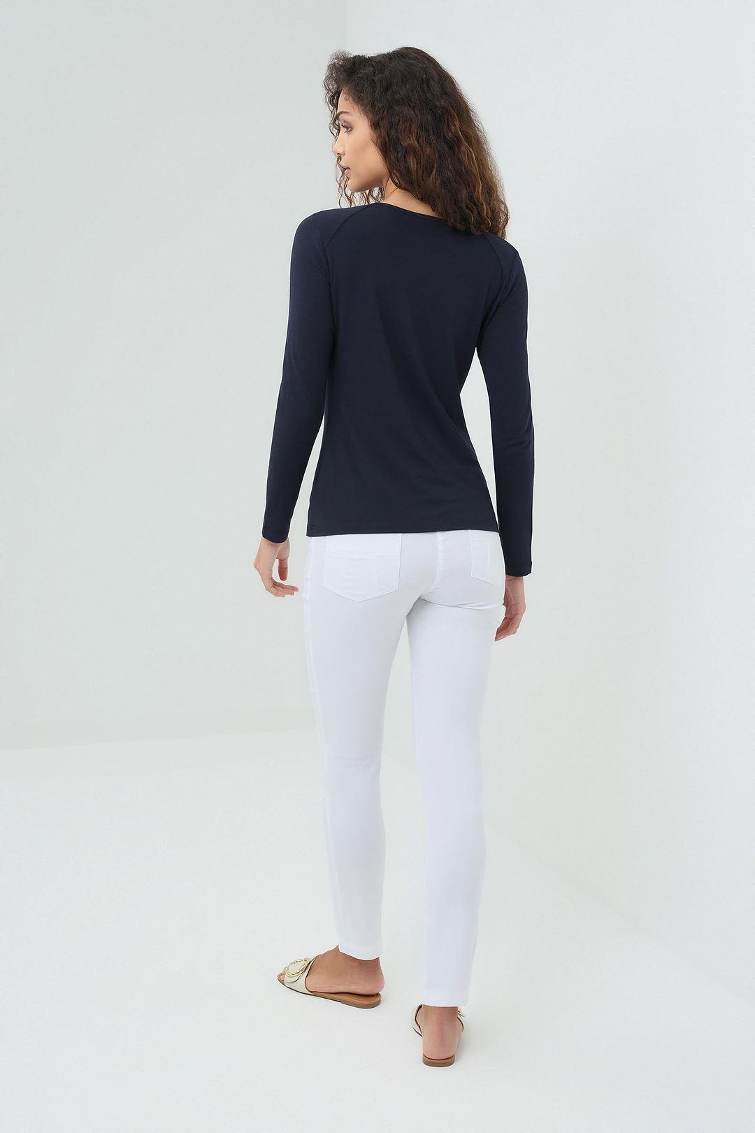 Navy ||