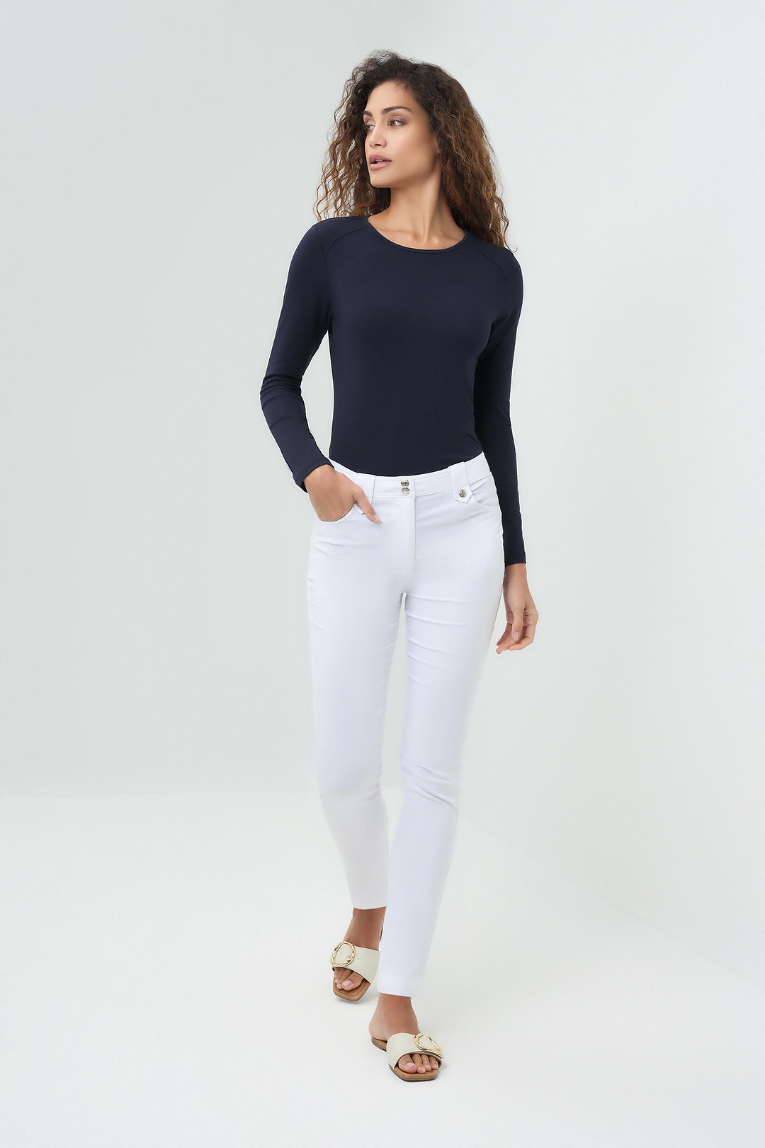 Navy ||