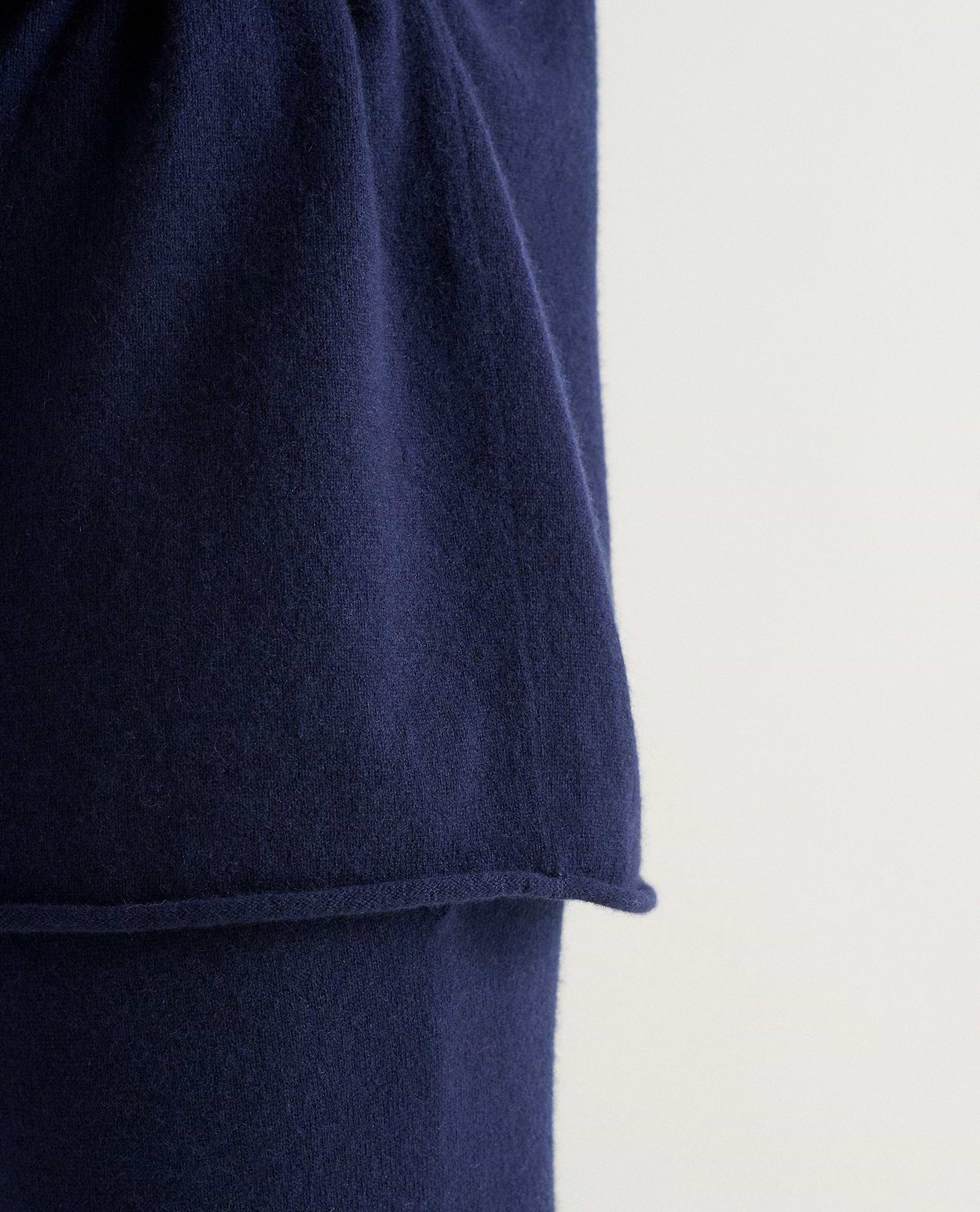 Men's Finest Cashmere Sweatshirt - Navy