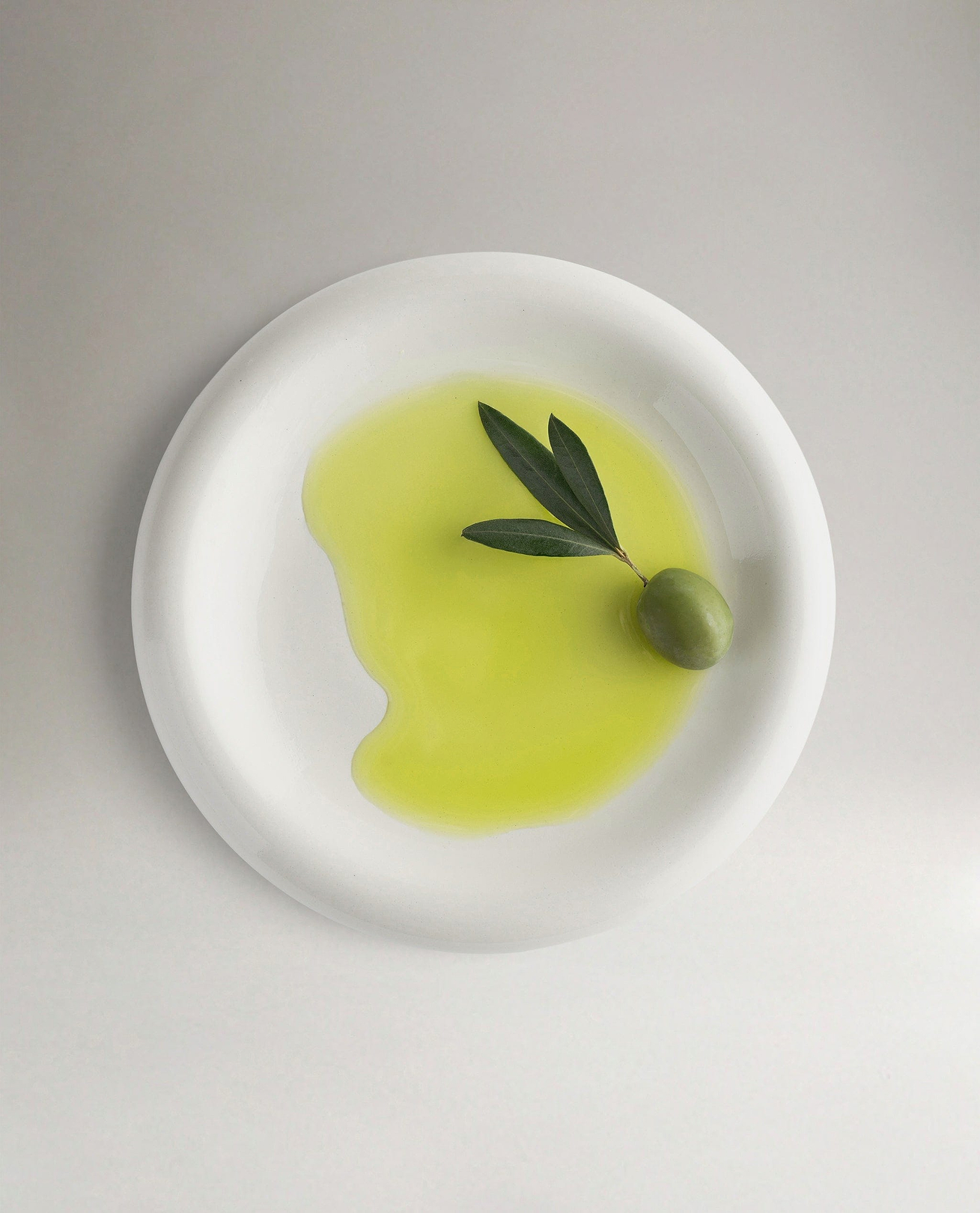 Early-harvested Hojiblanca olives