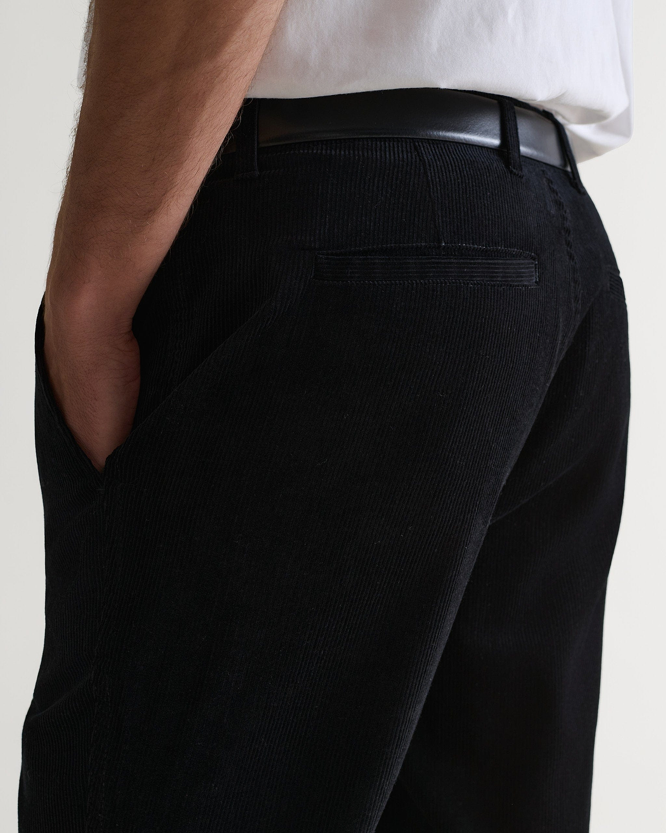 Functional side and back pockets