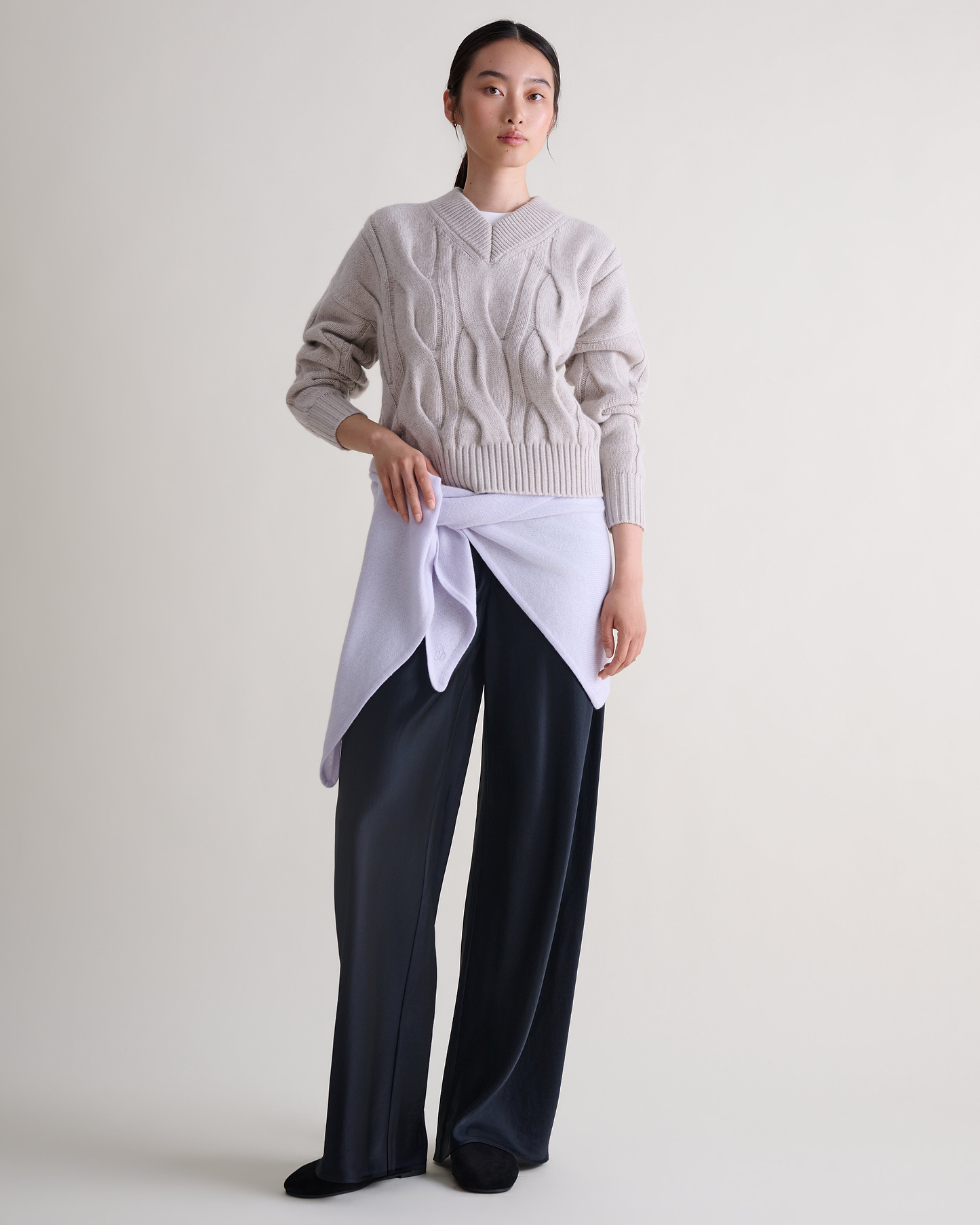 Lambswool Cable Knit V-neck Jumper