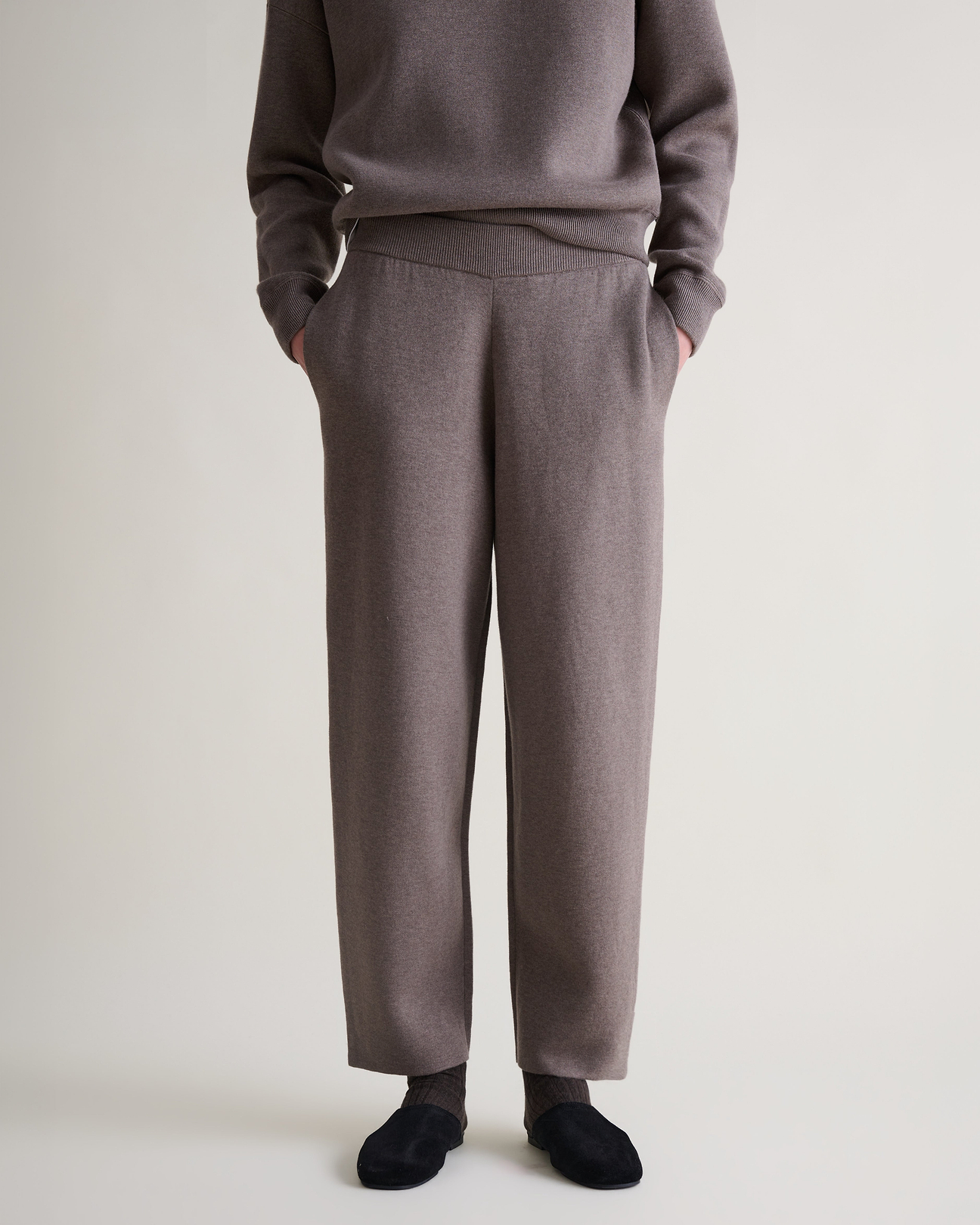 Relaxed tapered silhouette
