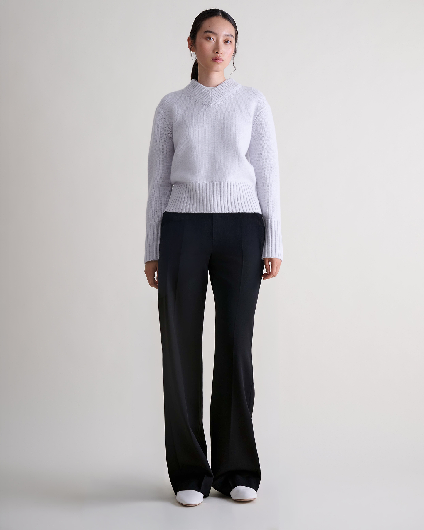 Women's Wool V-neck Jumper - Ice Blue