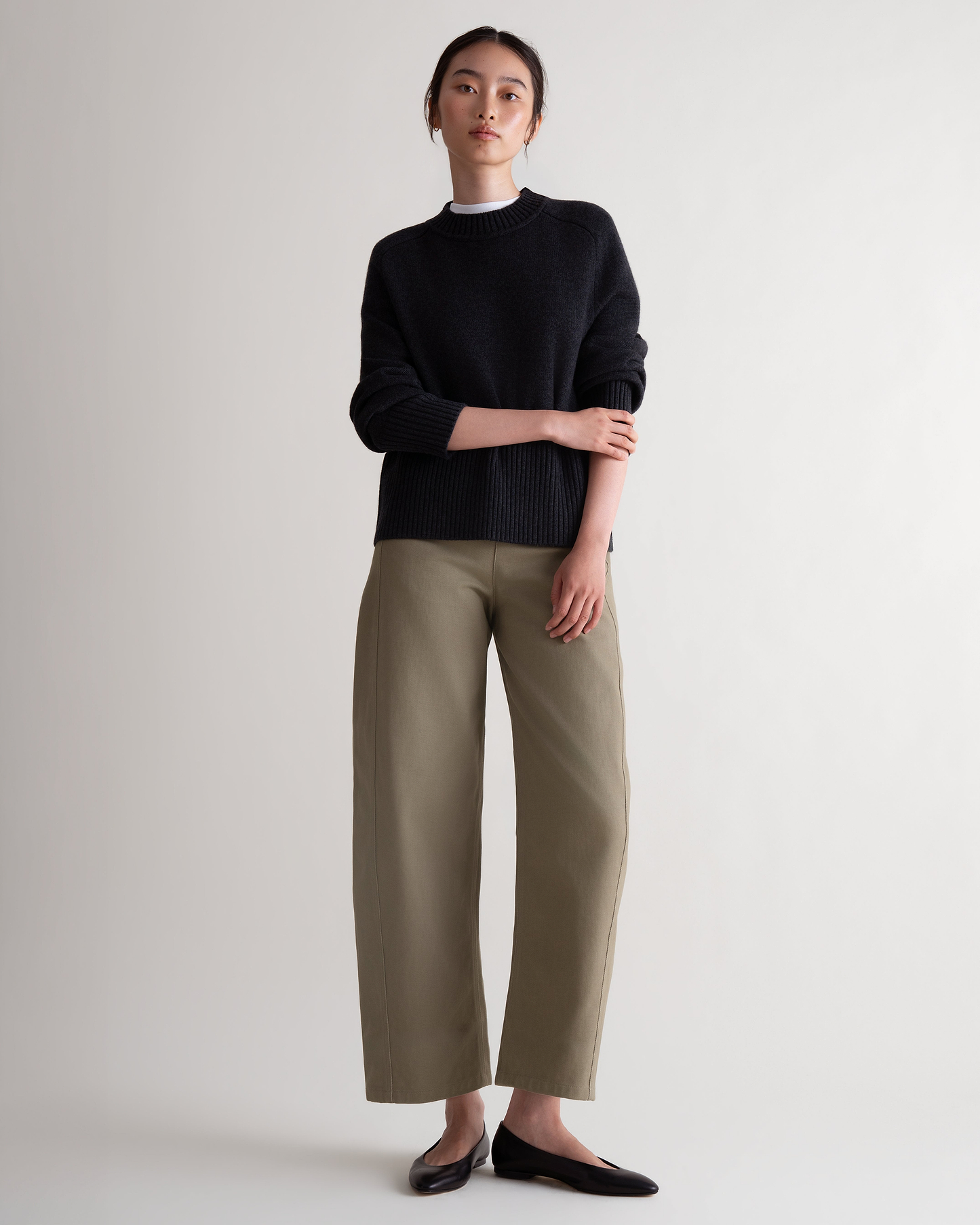 Women's Cashmere Merino Saddle Sleeve Crew Neck Jumper - Charcoal