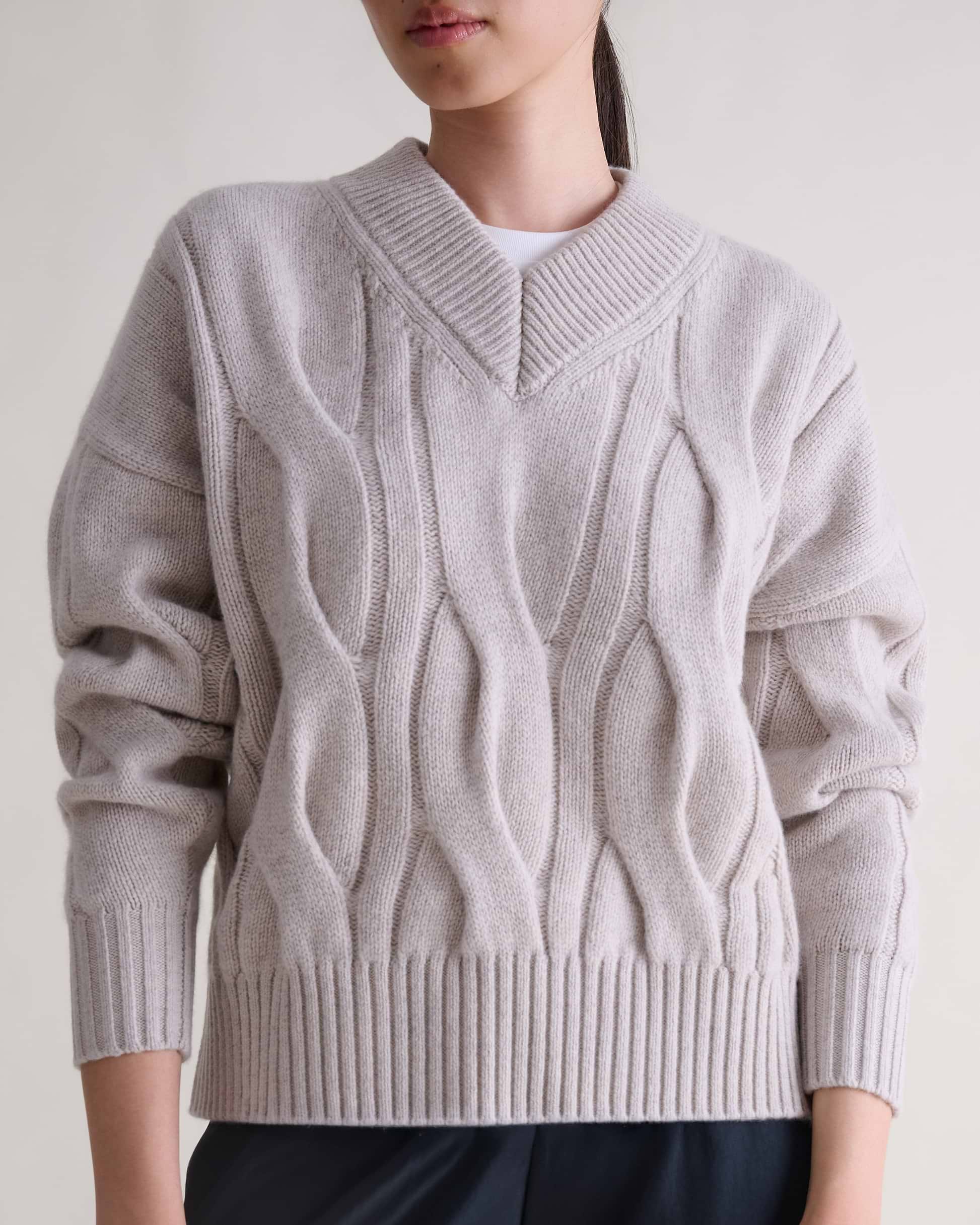 Lambswool Cable Knit V-neck Jumper - Bone