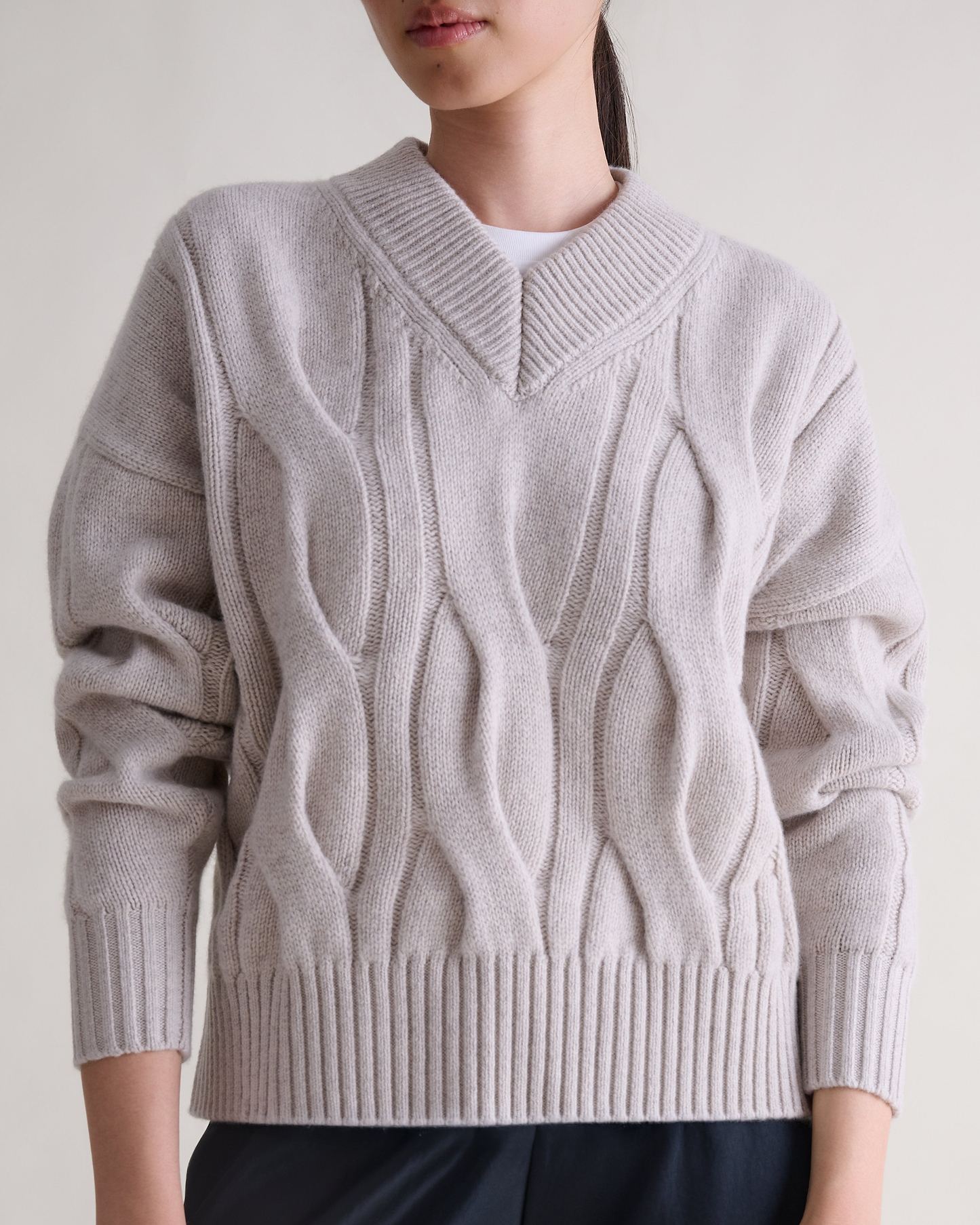 Lambswool Cable Knit V-neck Jumper - Bone