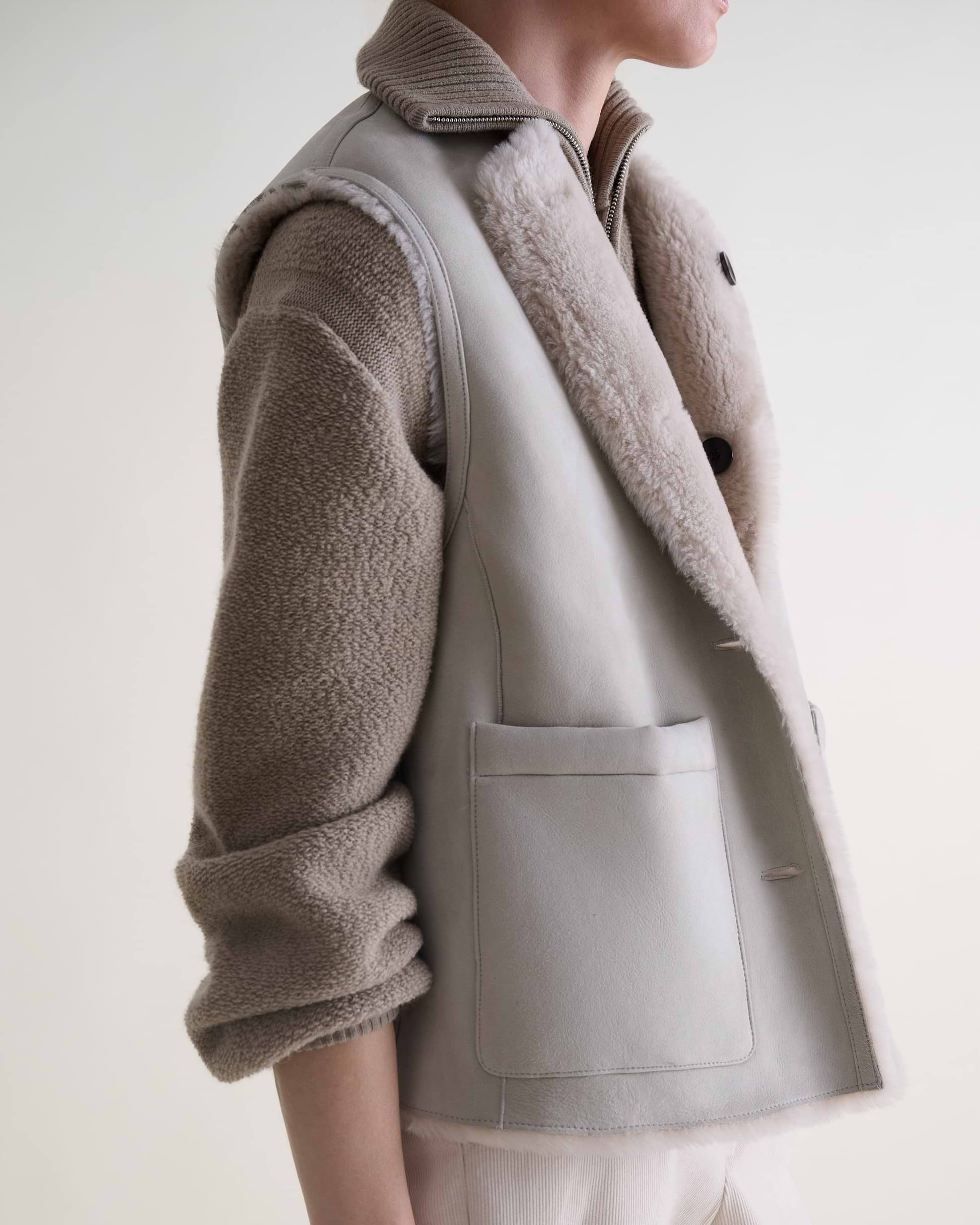 Women's Reversible Shearling Buttoned Gilet - Bone