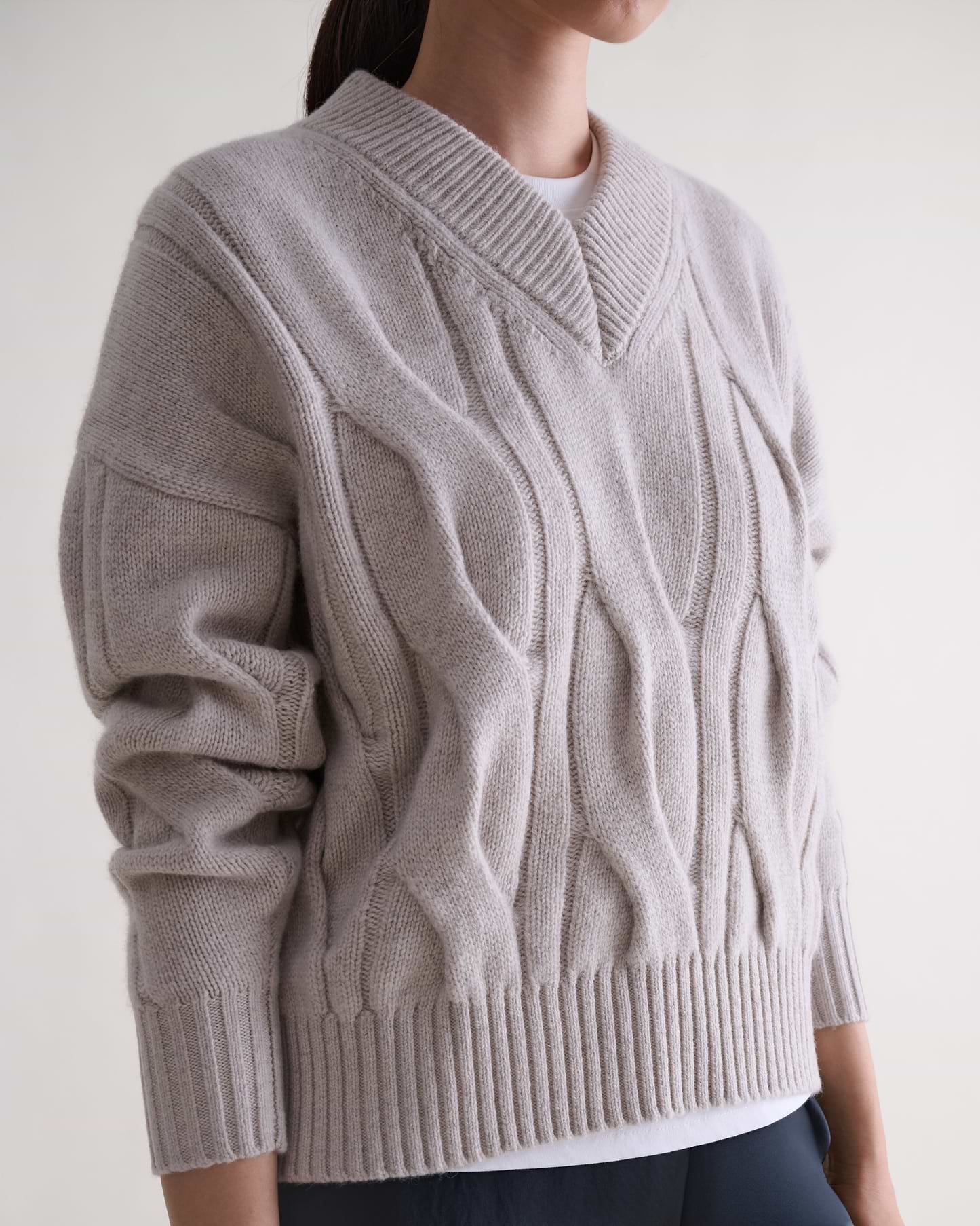 Lambswool Cable Knit V-neck Jumper