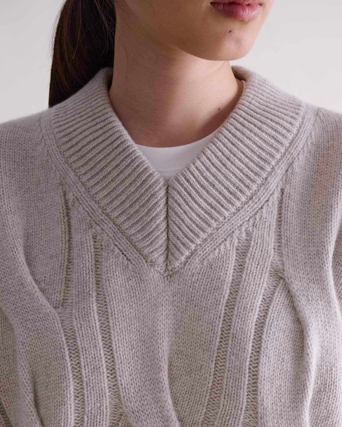Lambswool Cable Knit V-neck Jumper