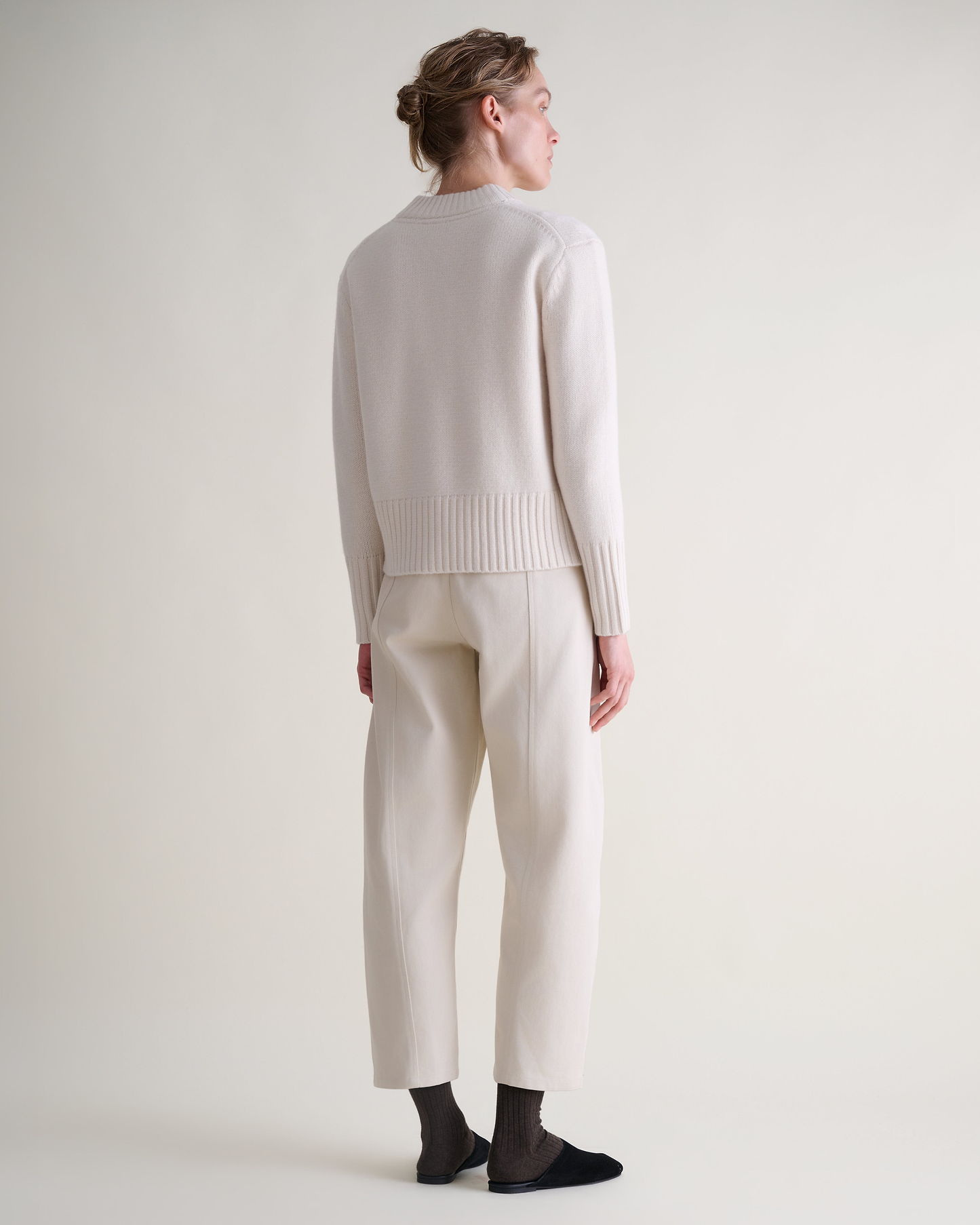 Women's Wool V-neck Jumper - Buttermilk
