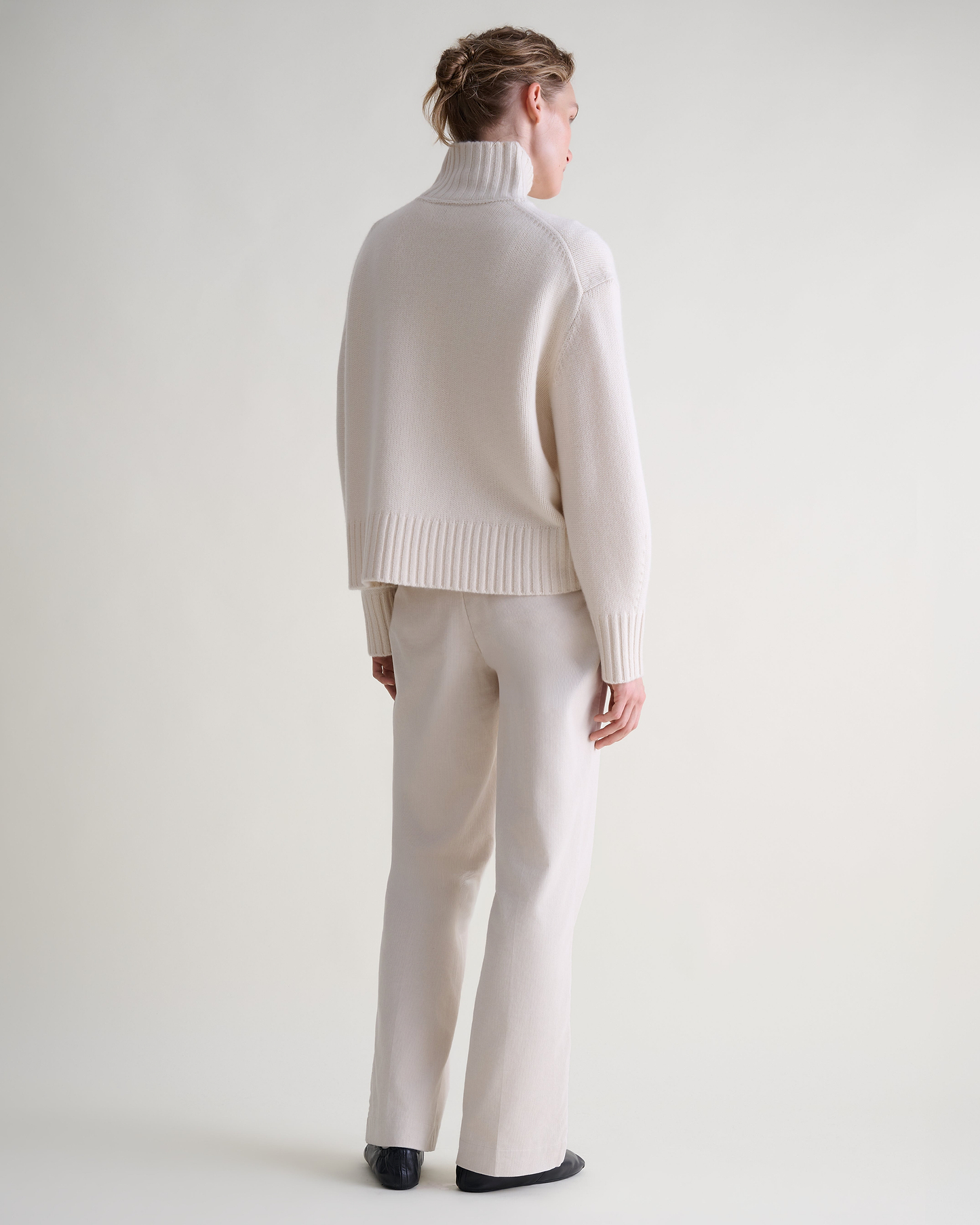 Women's Finest Cashmere High Neck Jumper - Buttermilk