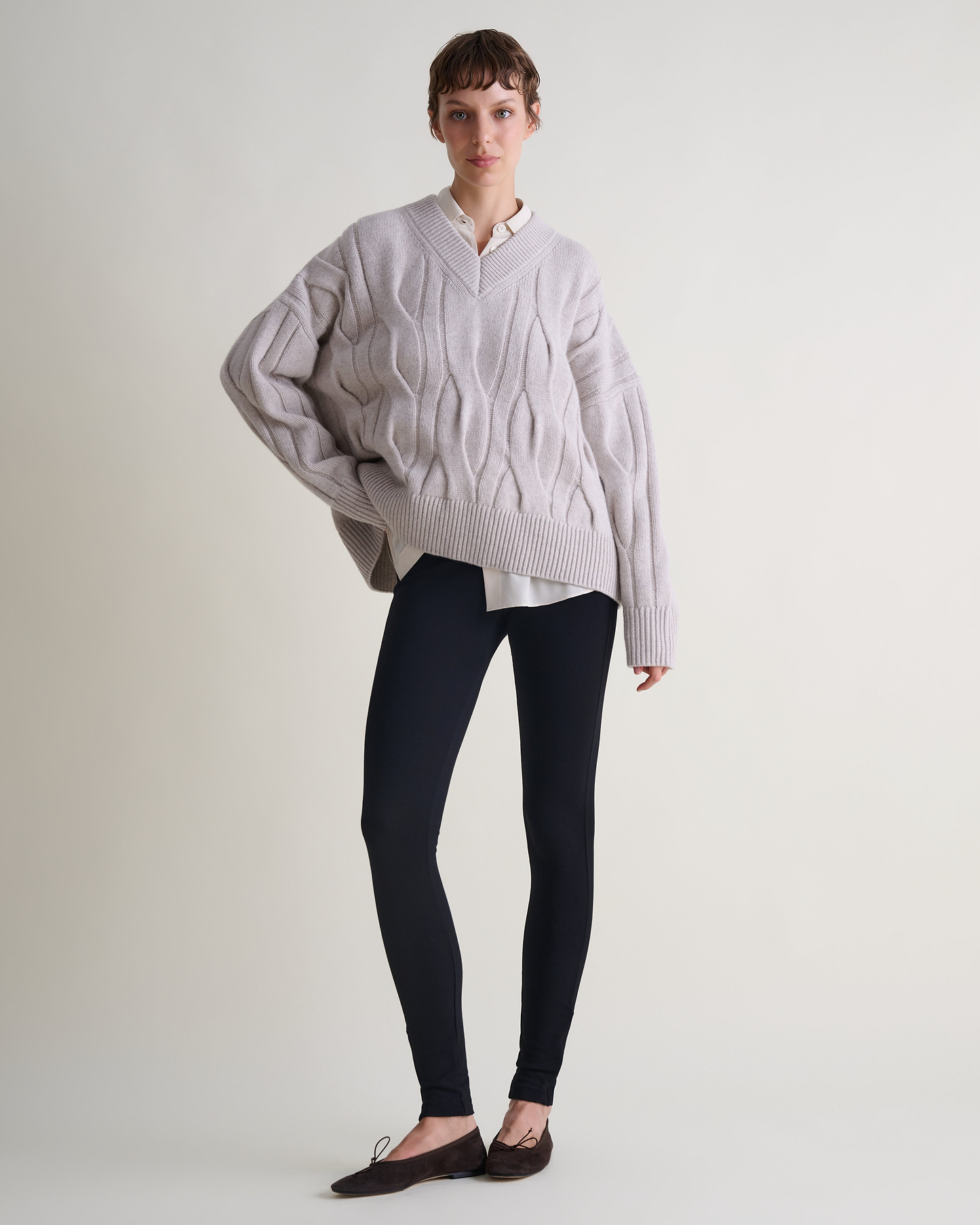 Lambswool Cable Knit V-neck Jumper - Bone
