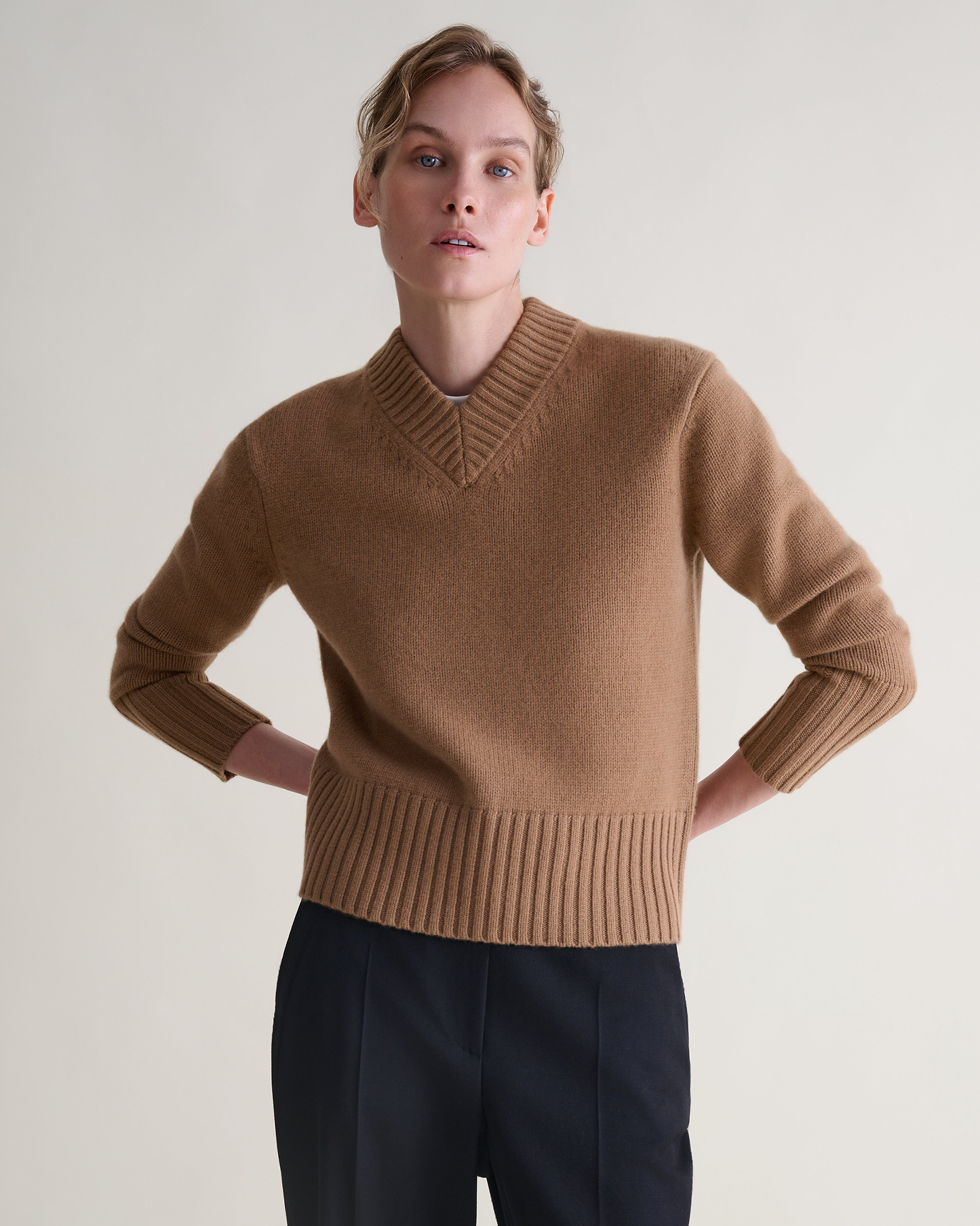 Women's Wool V-neck Jumper - Deep Camel