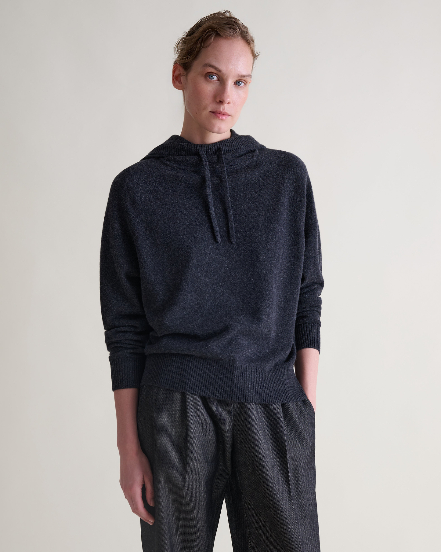 Women's Finest Cashmere Knitted Hoodie - Charcoal