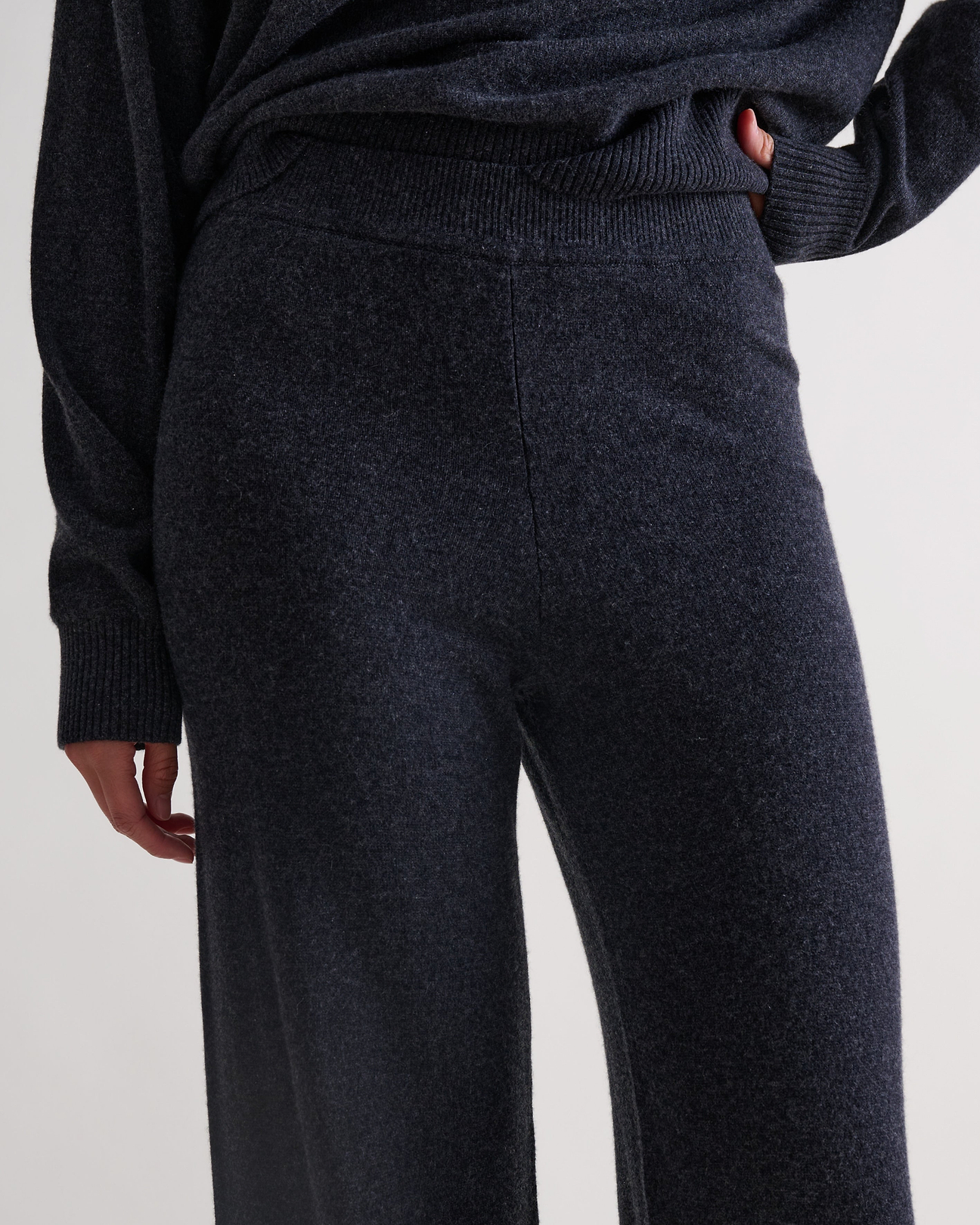 Ribbed trims