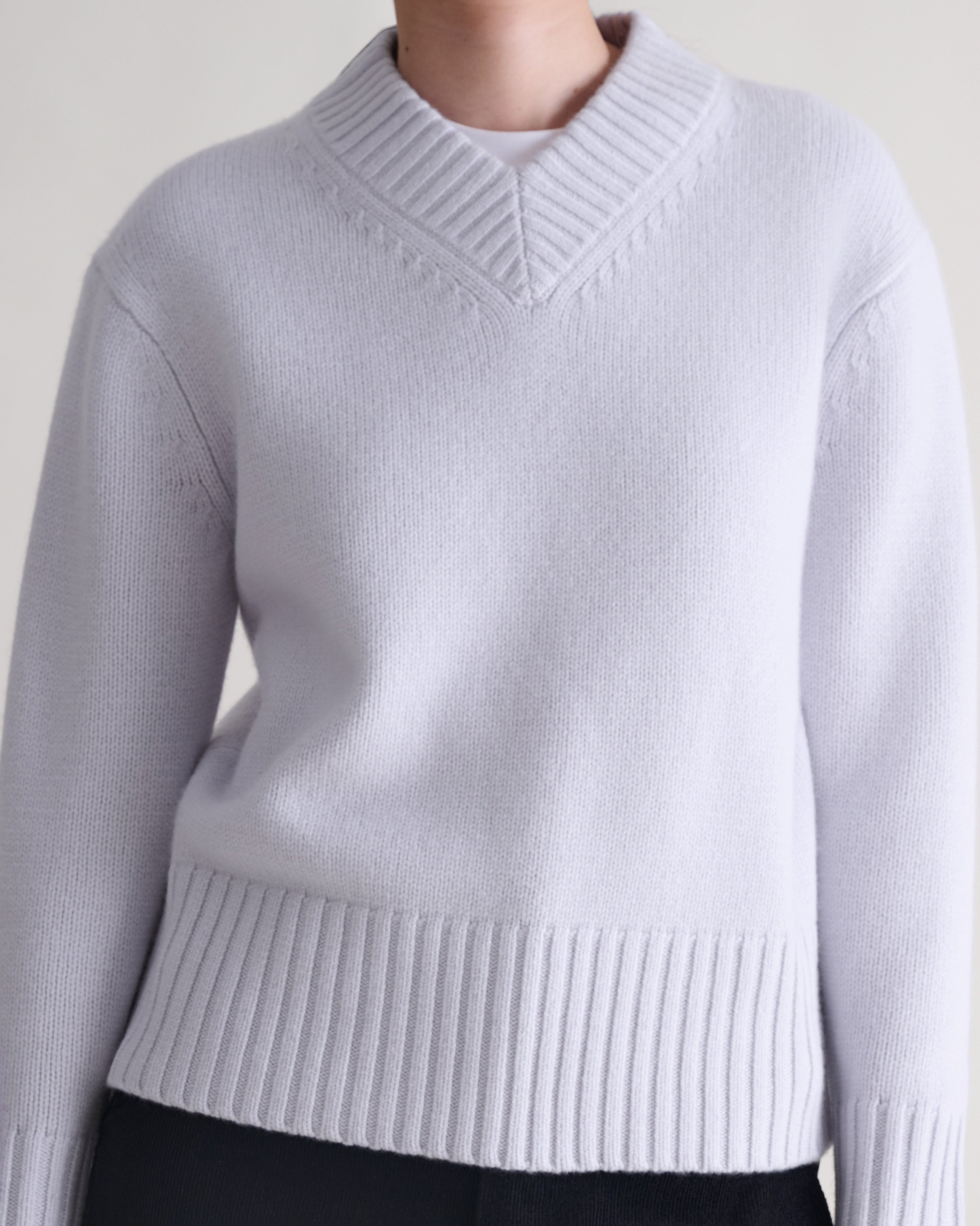 Women's Wool V-neck Jumper - Ice Blue