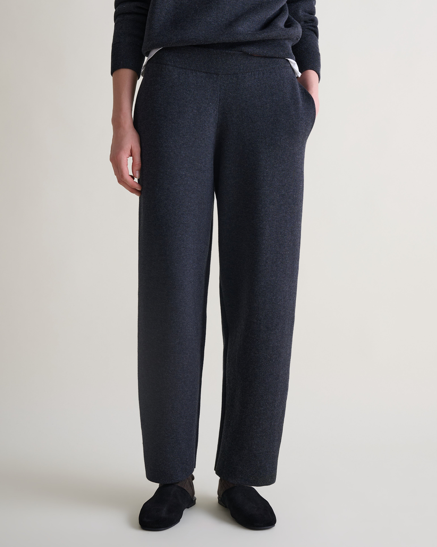 Women's Merino Cotton Tapered Knit Trouser - Graphite/Mid Grey